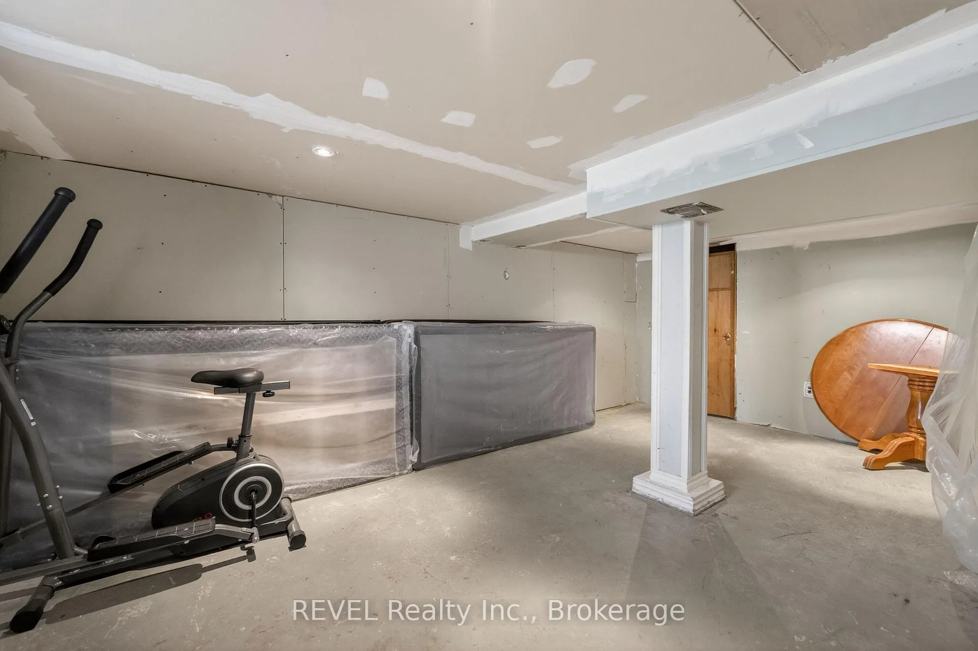 Photo 23 of 6251 Ash Street, Niagara Falls, Dorchester — HOMEH