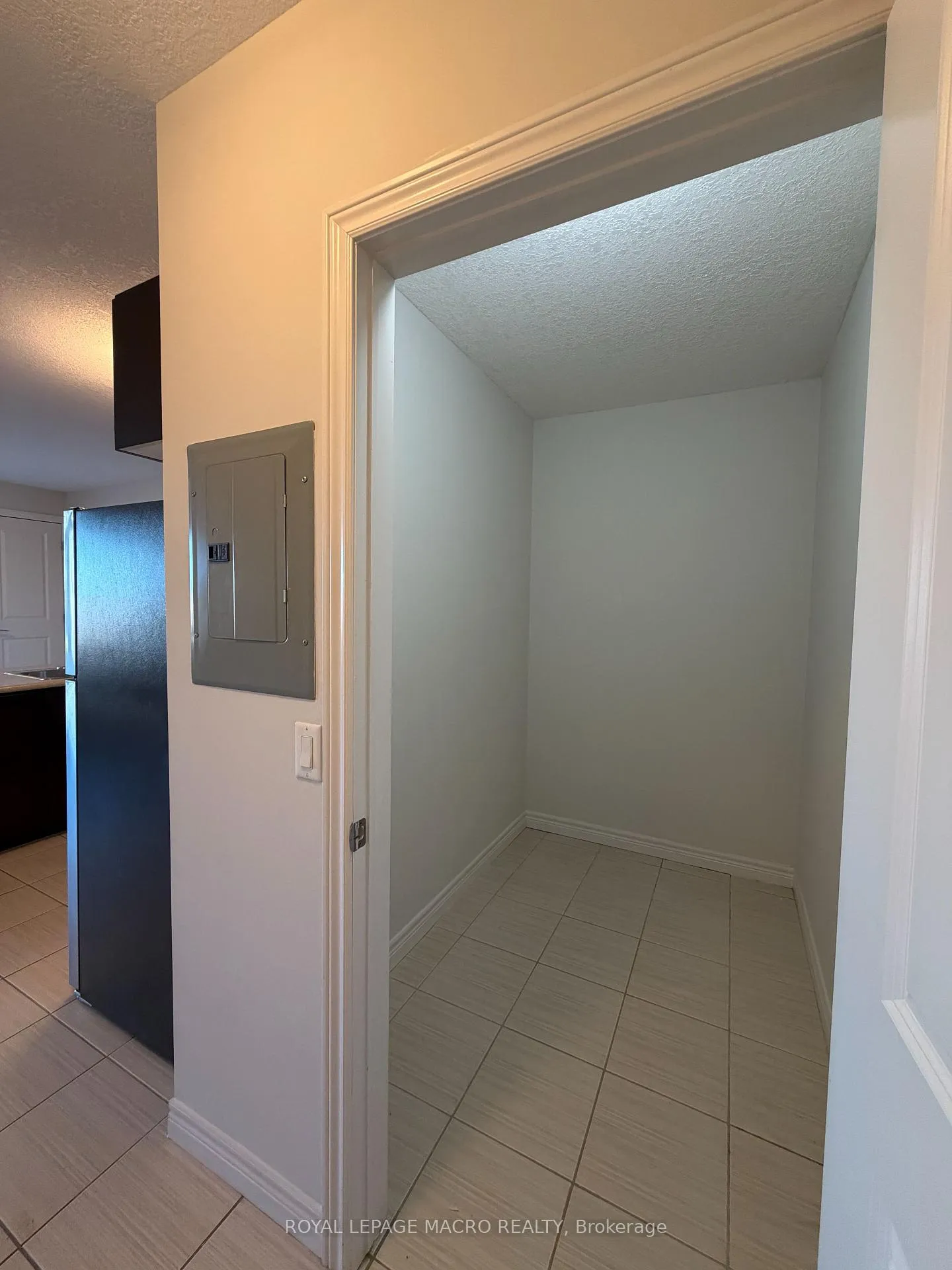 Photo 4 of Unit 218, 3200 Regional Road 56, Hamilton, Binbrook — HOMEH