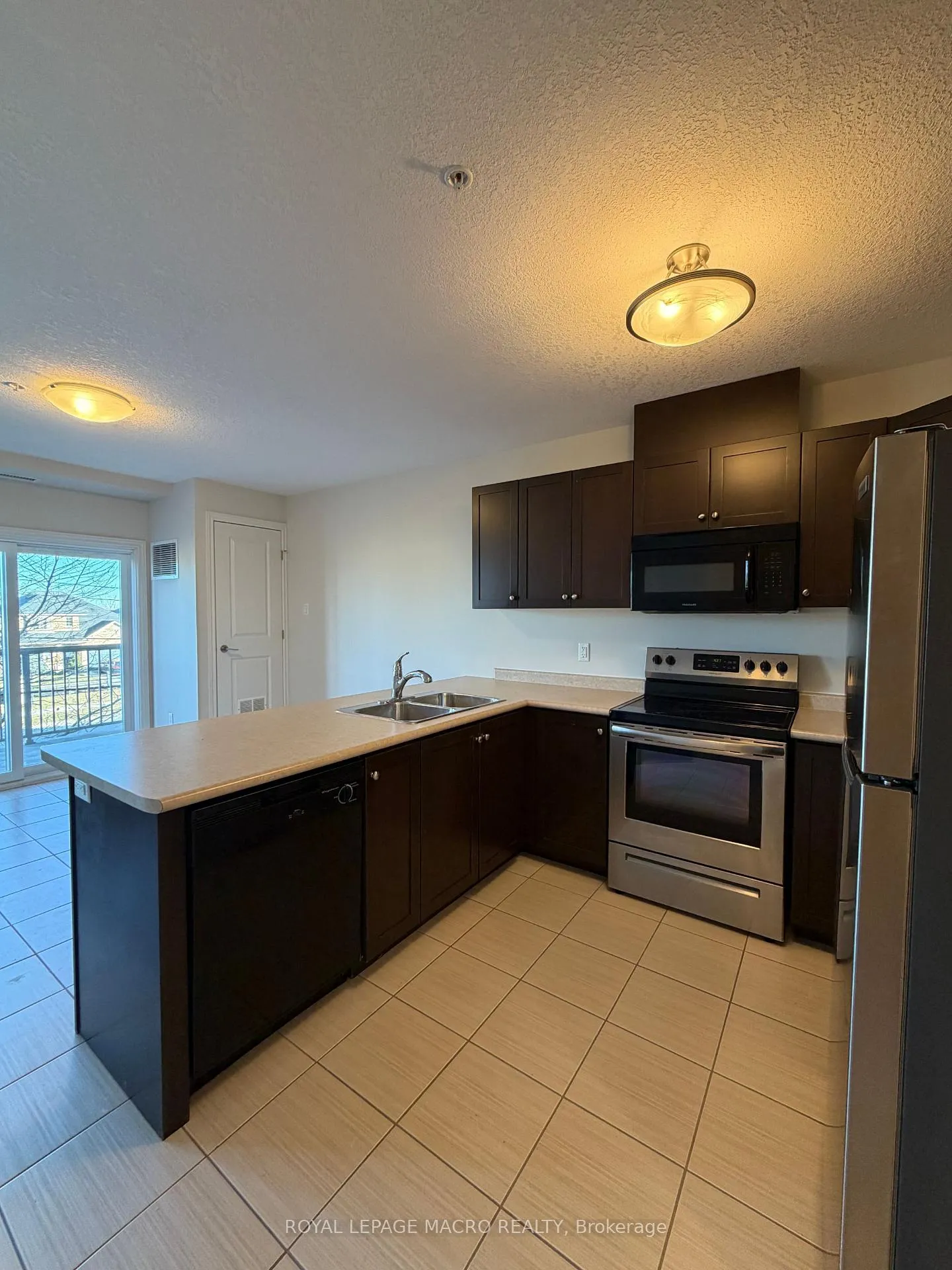 Photo 5 of Unit 218, 3200 Regional Road 56, Hamilton, Binbrook — HOMEH