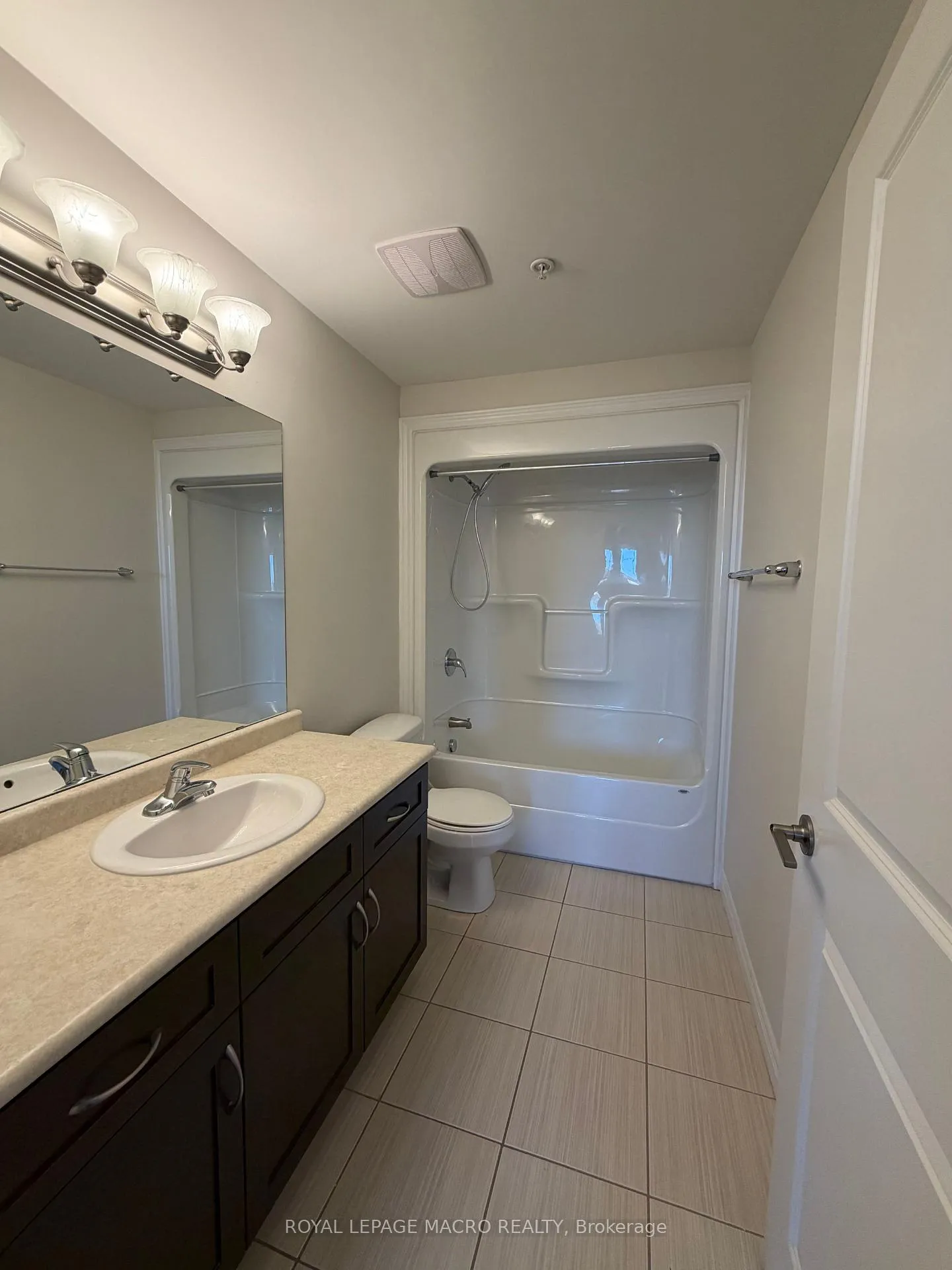 Photo 13 of Unit 218, 3200 Regional Road 56, Hamilton, Binbrook — HOMEH