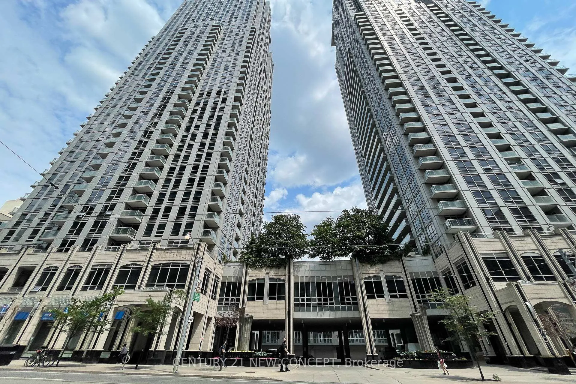 Front of Unit 404, 761 Bay Street