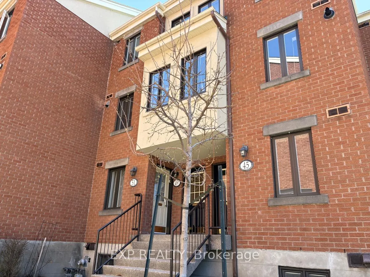 Photo 1 of 45 Crispin Private, Ottawa, Manor Park — HOMEH