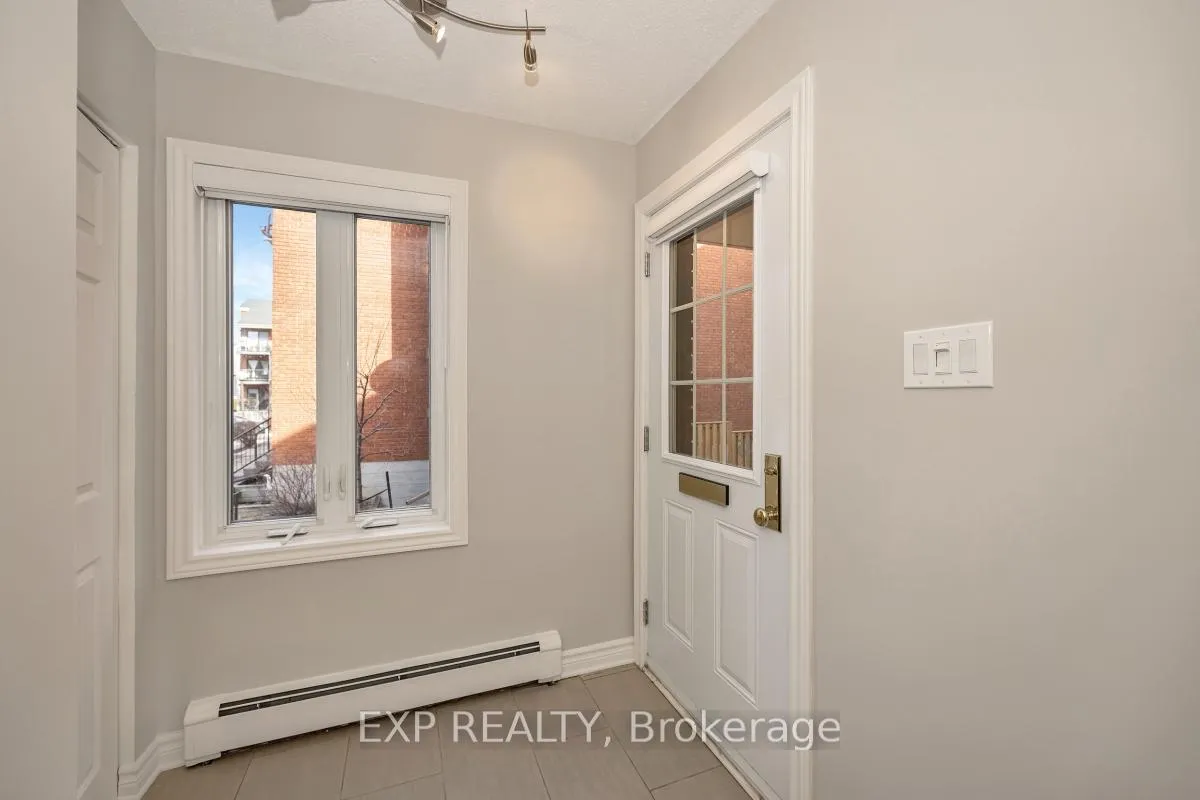 Photo 2 of 45 Crispin Private, Ottawa, Manor Park — HOMEH