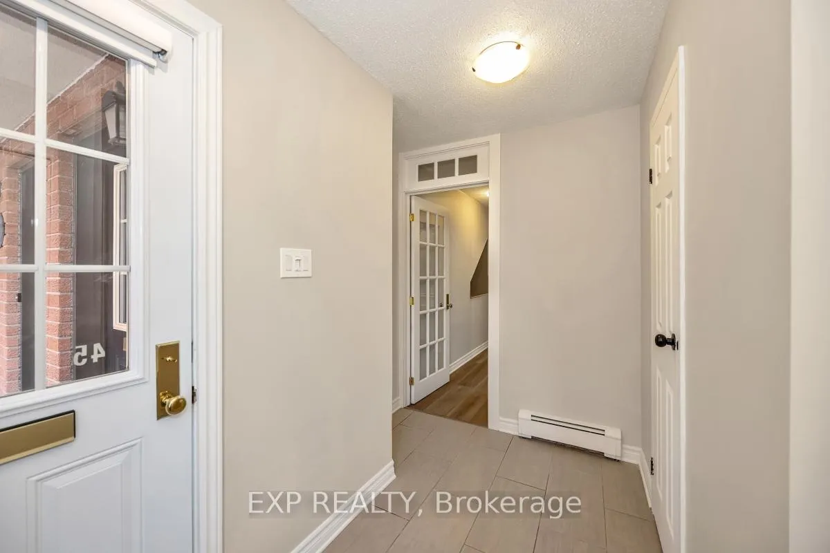 Photo 3 of 45 Crispin Private, Ottawa, Manor Park — HOMEH