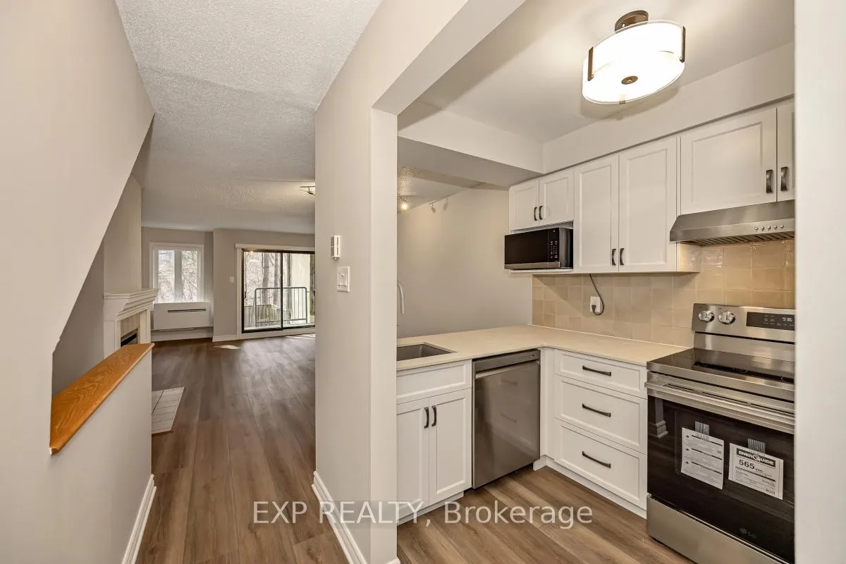 Photo 4 of 45 Crispin Private, Ottawa, Manor Park — HOMEH