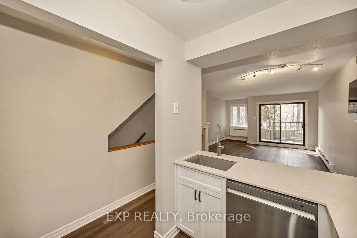 Photo 6 of 45 Crispin Private, Ottawa, Manor Park — HOMEH