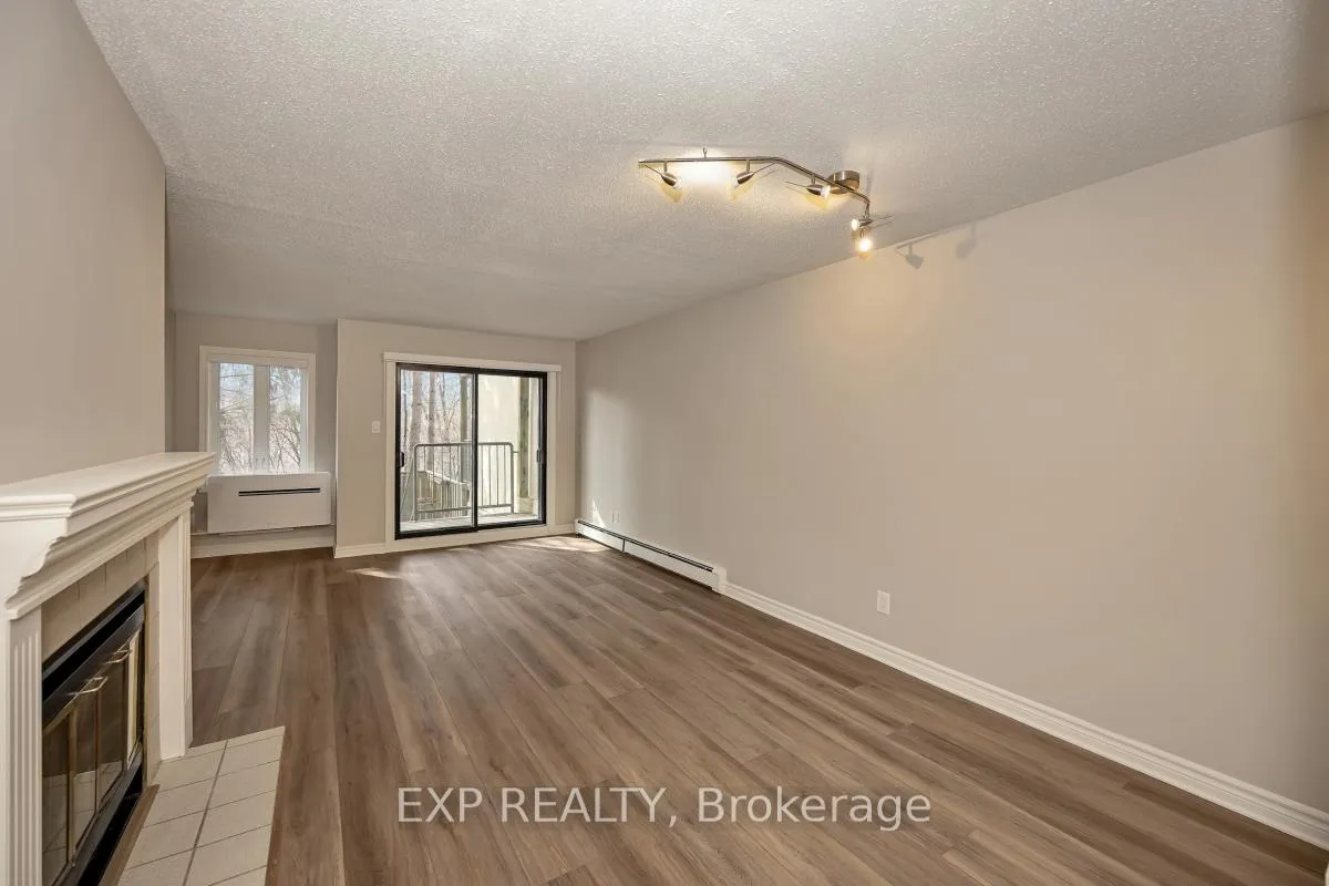 Photo 10 of 45 Crispin Private, Ottawa, Manor Park — HOMEH