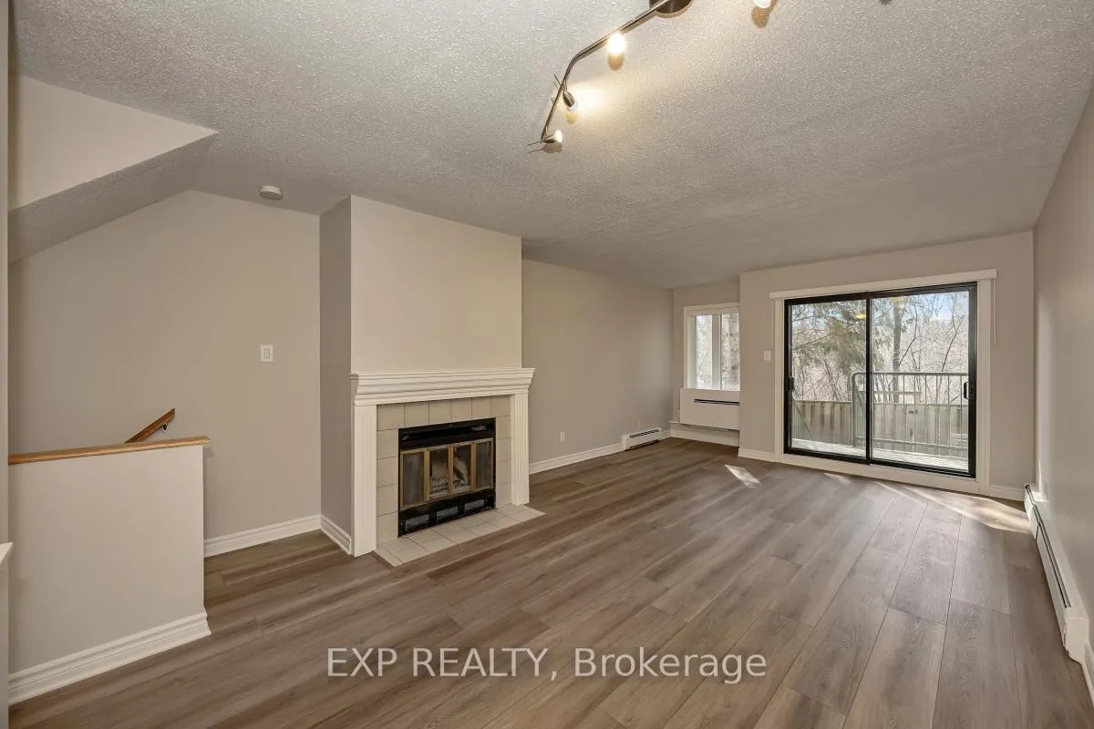 Photo 11 of 45 Crispin Private, Ottawa, Manor Park — HOMEH