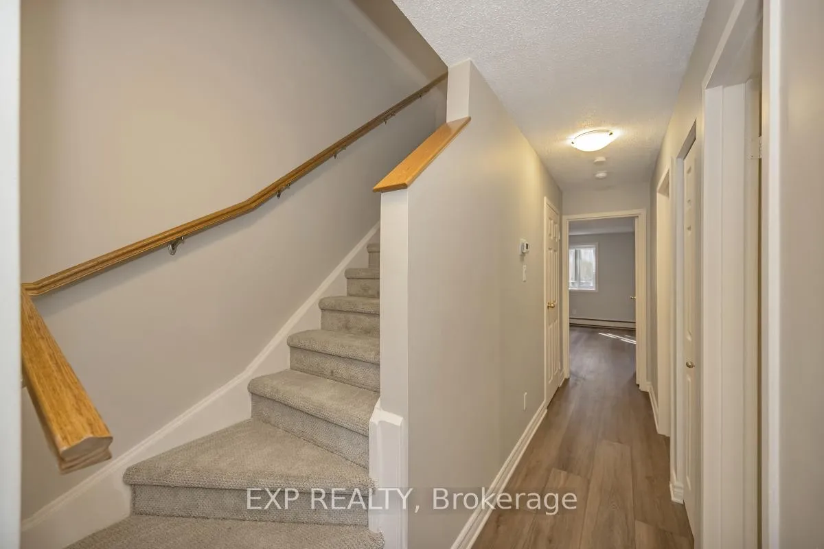 Photo 18 of 45 Crispin Private, Ottawa, Manor Park — HOMEH