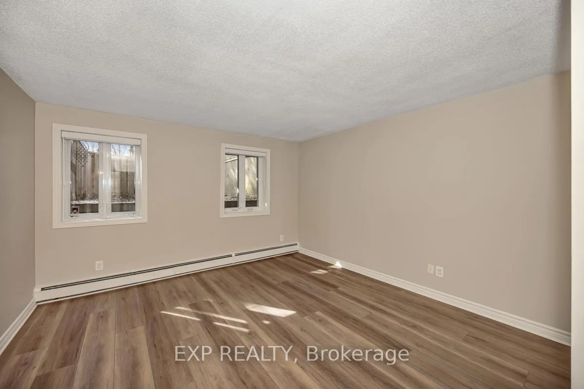 Photo 21 of 45 Crispin Private, Ottawa, Manor Park — HOMEH