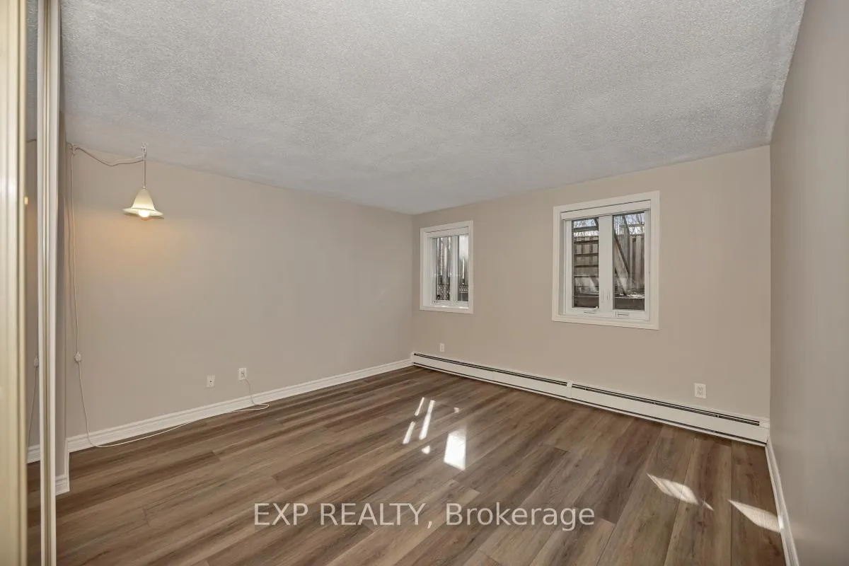 Photo 23 of 45 Crispin Private, Ottawa, Manor Park — HOMEH