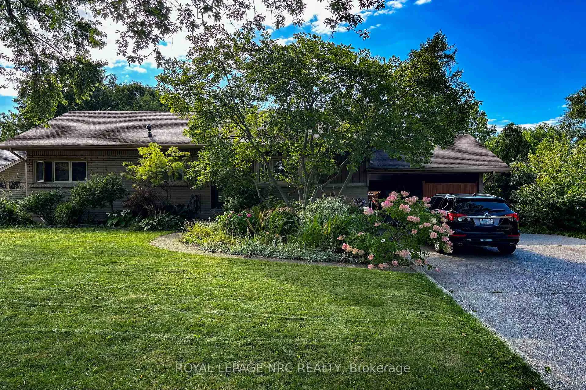 Photo 2 of 45 Nickerson Avenue, St. Catharines, Vine/Linwell — HOMEH