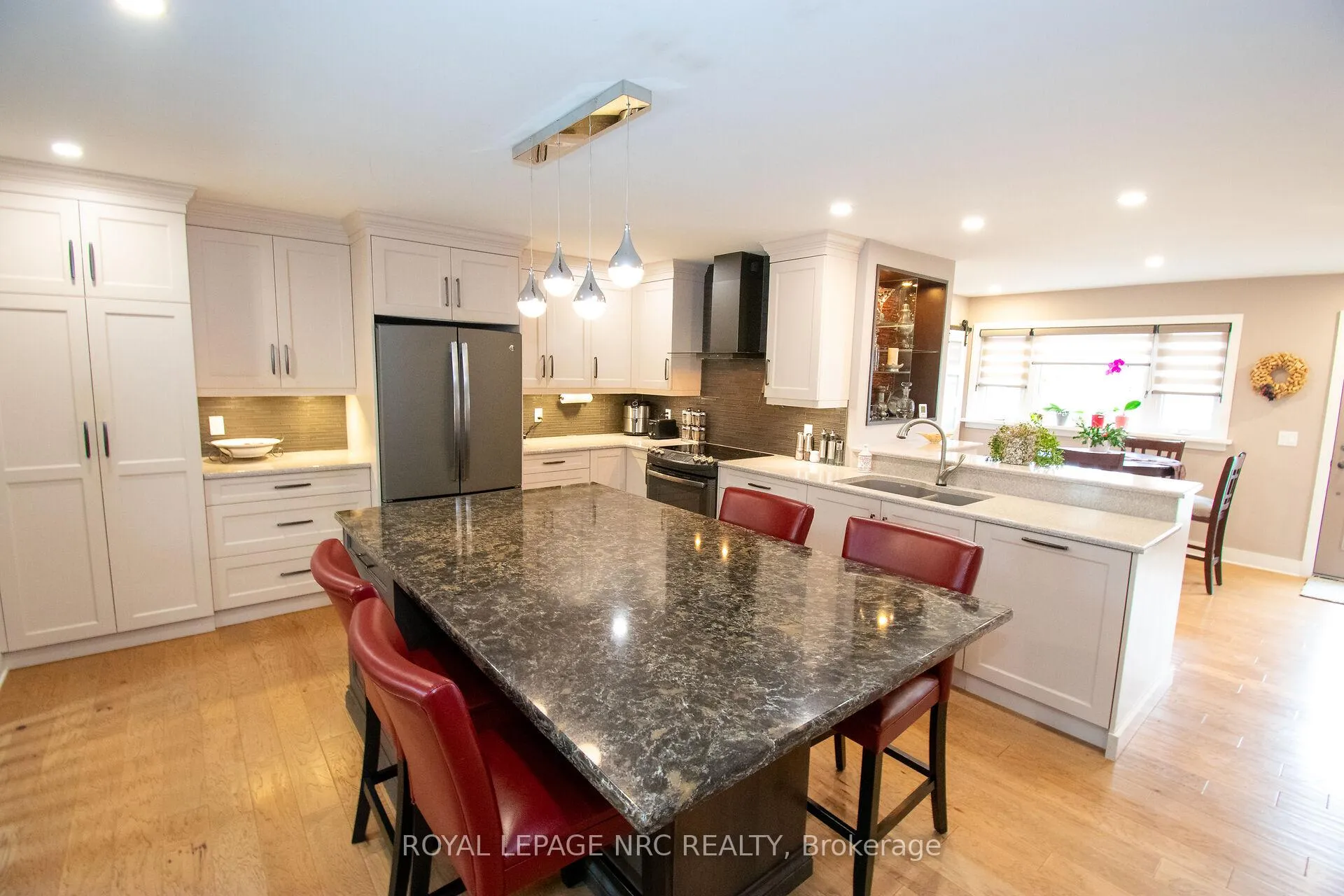 Photo 12 of 45 Nickerson Avenue, St. Catharines, Vine/Linwell — HOMEH
