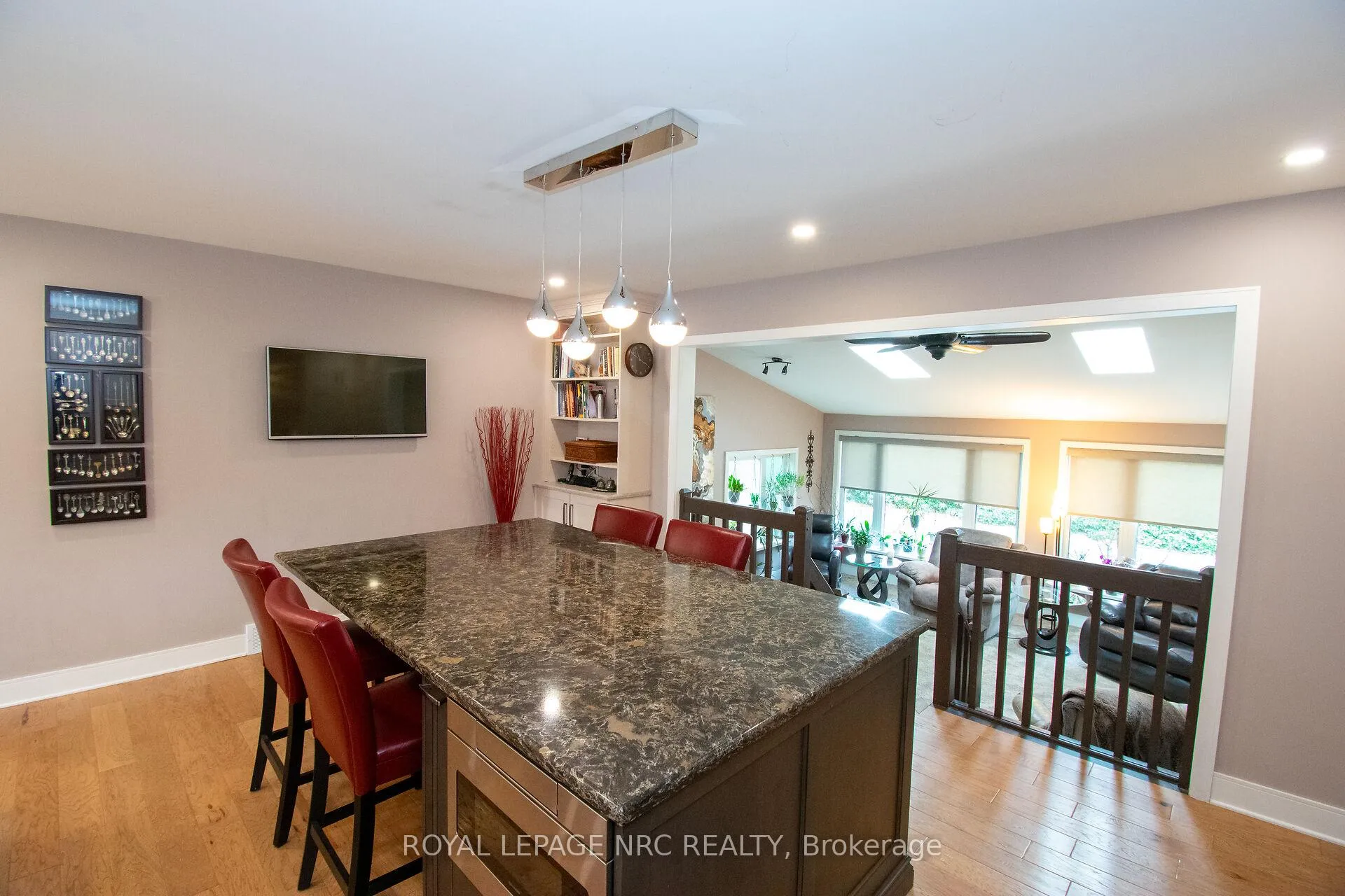 Photo 15 of 45 Nickerson Avenue, St. Catharines, Vine/Linwell — HOMEH