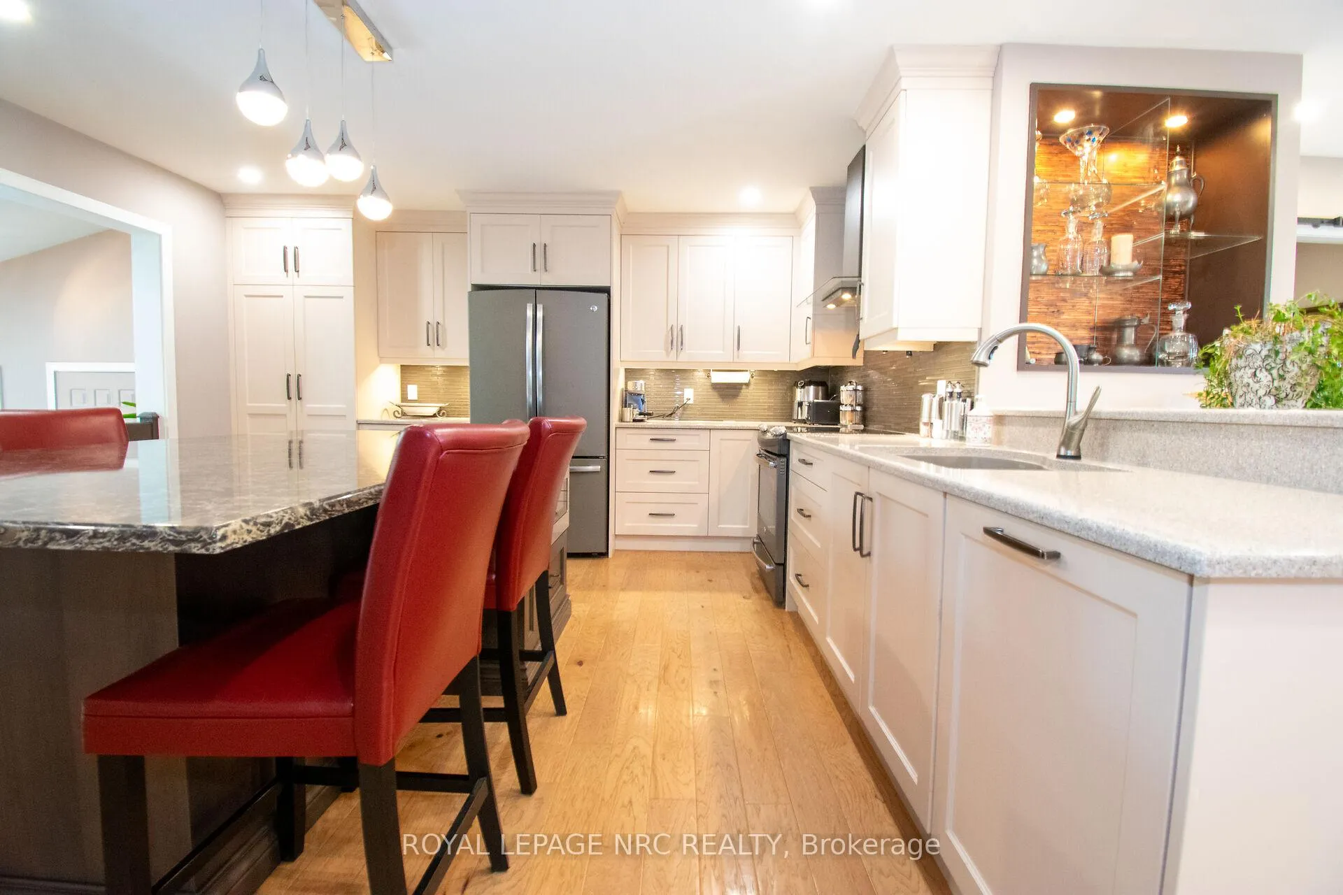 Photo 16 of 45 Nickerson Avenue, St. Catharines, Vine/Linwell — HOMEH