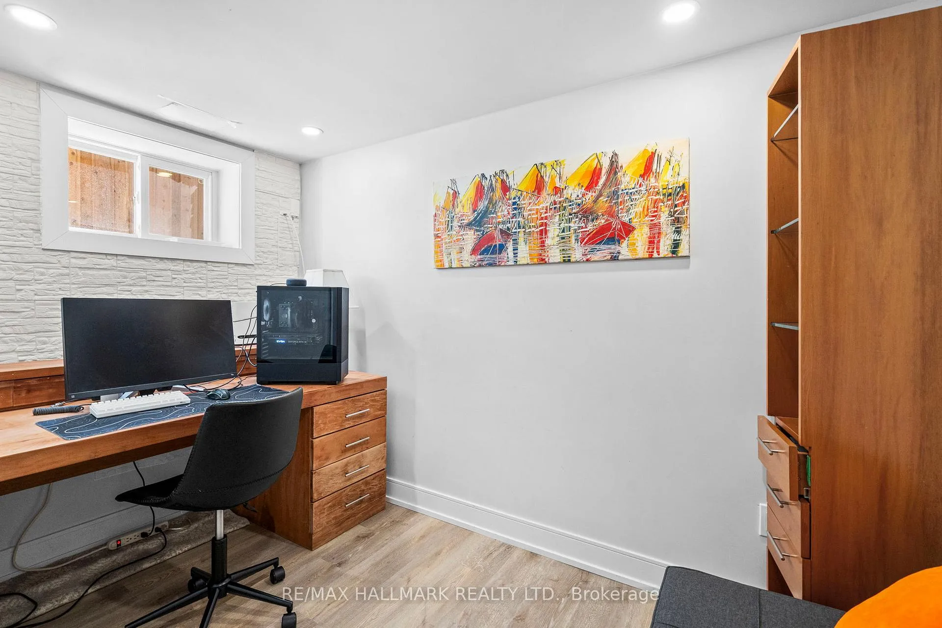 Photo 24 of 136 Lothian Avenue, Etobicoke, Stonegate-Queensway — HOMEH