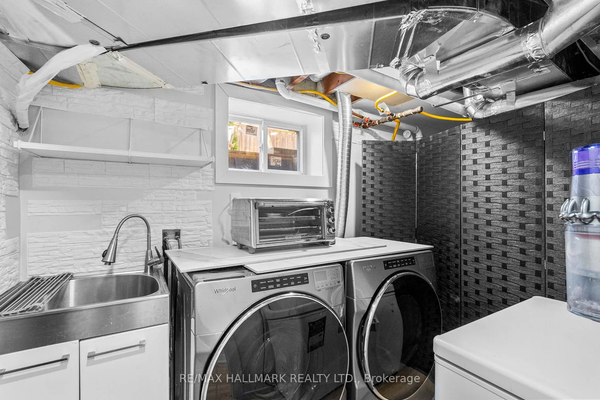 Photo 28 of 136 Lothian Avenue, Etobicoke, Stonegate-Queensway — HOMEH