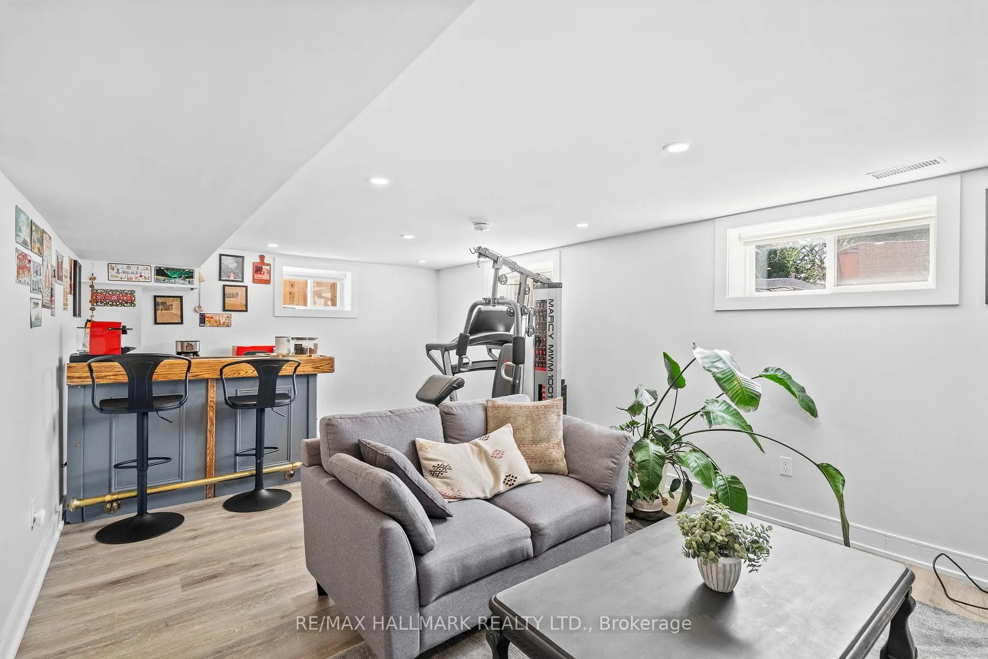 Photo 30 of 136 Lothian Avenue, Etobicoke, Stonegate-Queensway — HOMEH