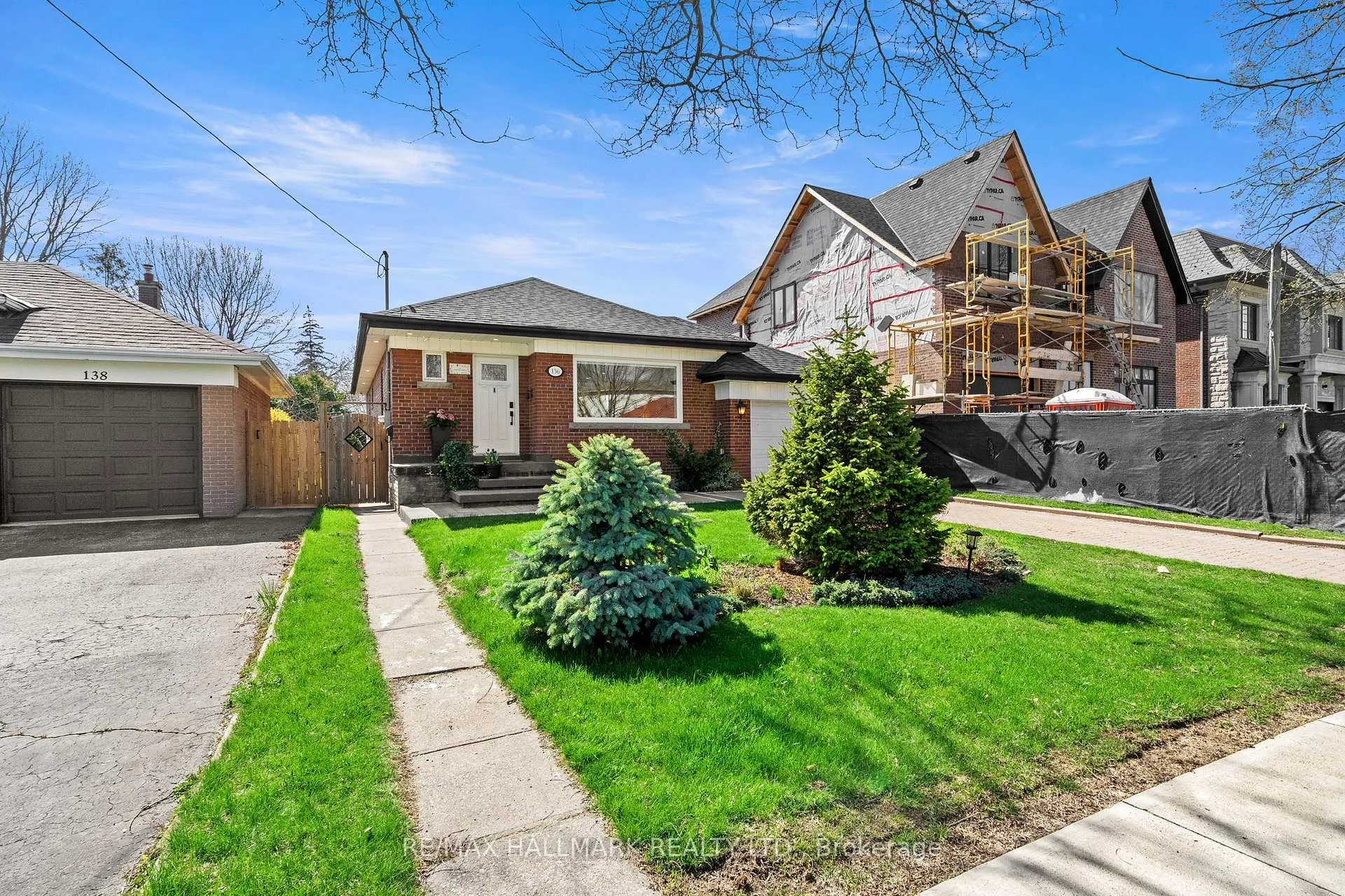Photo 45 of 136 Lothian Avenue, Etobicoke, Stonegate-Queensway — HOMEH