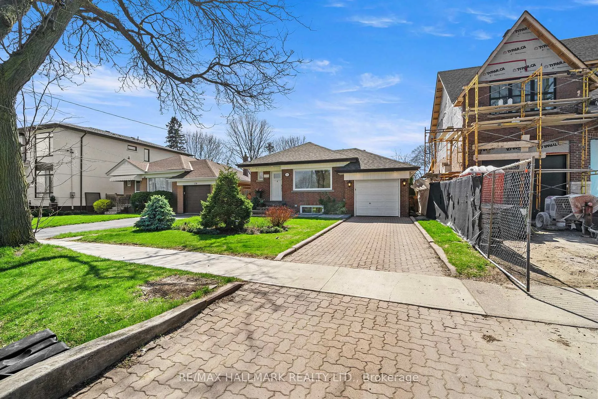 Photo 46 of 136 Lothian Avenue, Etobicoke, Stonegate-Queensway — HOMEH
