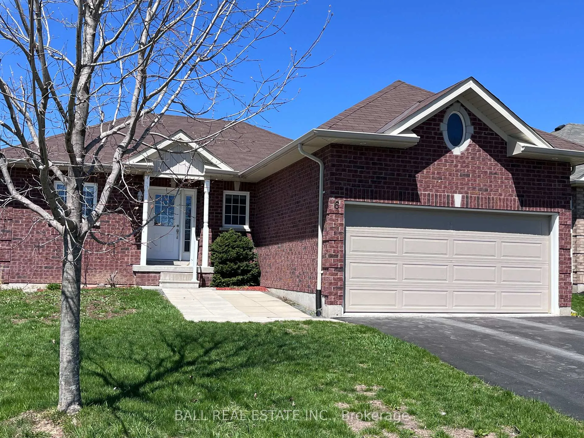 Front of 6 Maple Avenue E