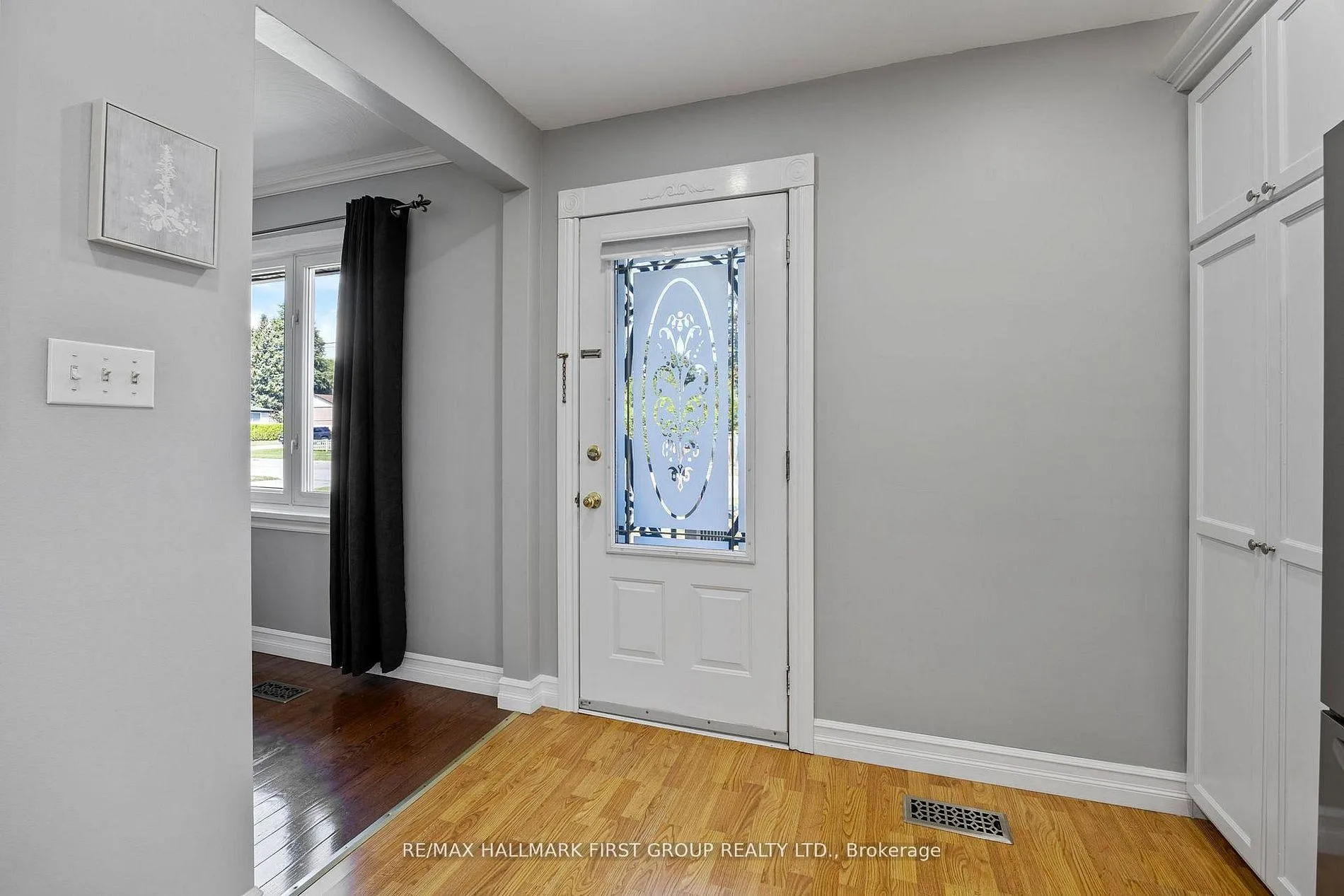 Photo 9 of 924 McCullough Drive, Whitby, Downtown Whitby — HOMEH