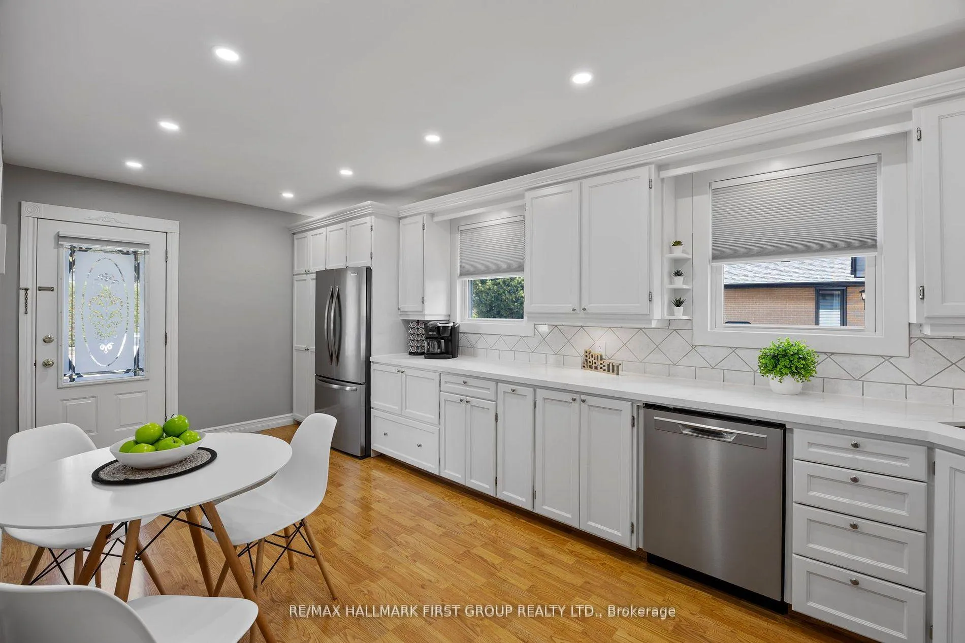 Photo 14 of 924 McCullough Drive, Whitby, Downtown Whitby — HOMEH
