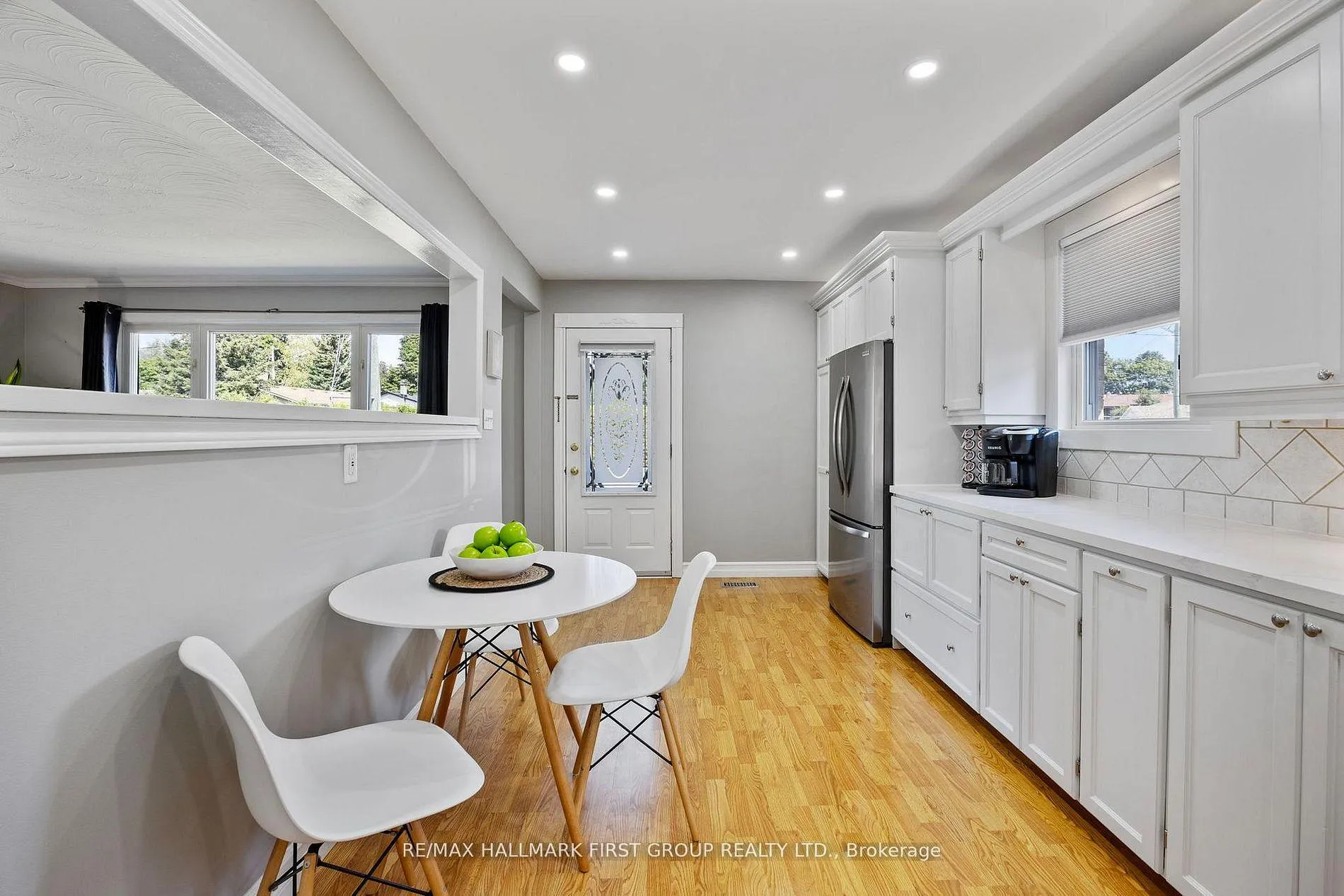 Photo 15 of 924 McCullough Drive, Whitby, Downtown Whitby — HOMEH