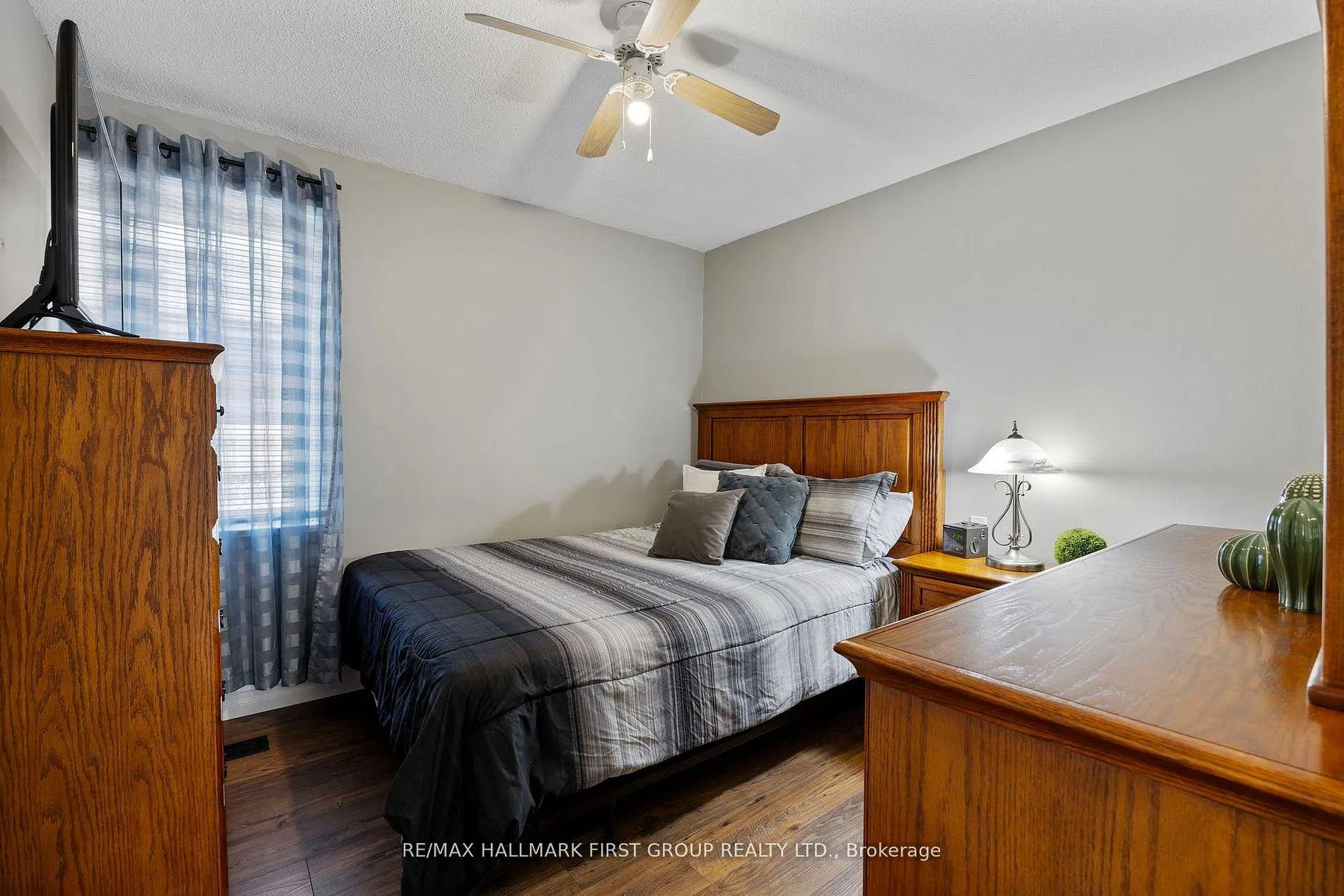 Photo 22 of 924 McCullough Drive, Whitby, Downtown Whitby — HOMEH