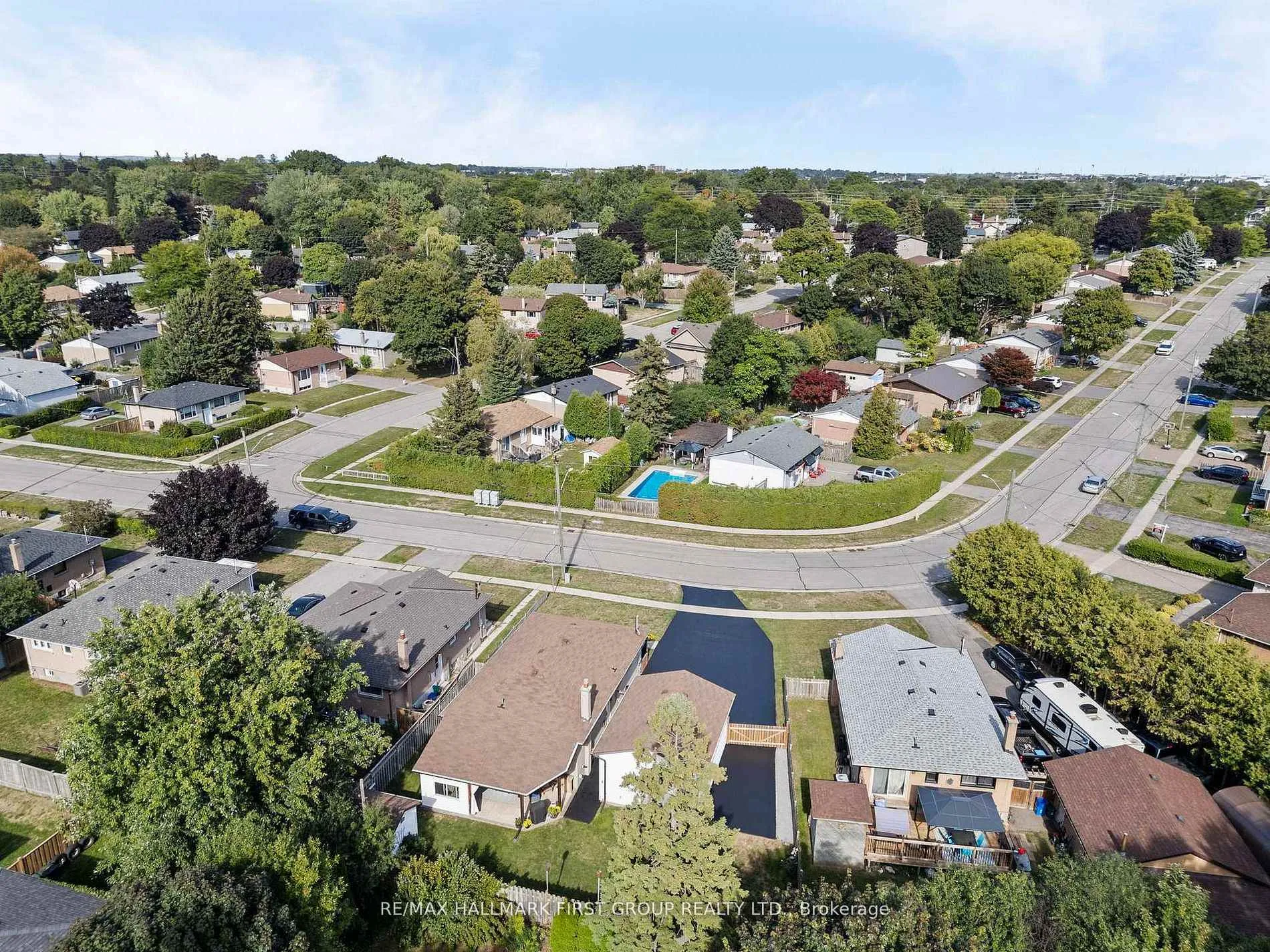 Photo 45 of 924 McCullough Drive, Whitby, Downtown Whitby — HOMEH