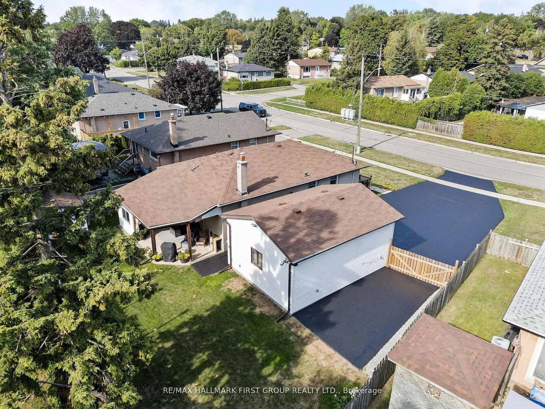Photo 47 of 924 McCullough Drive, Whitby, Downtown Whitby — HOMEH