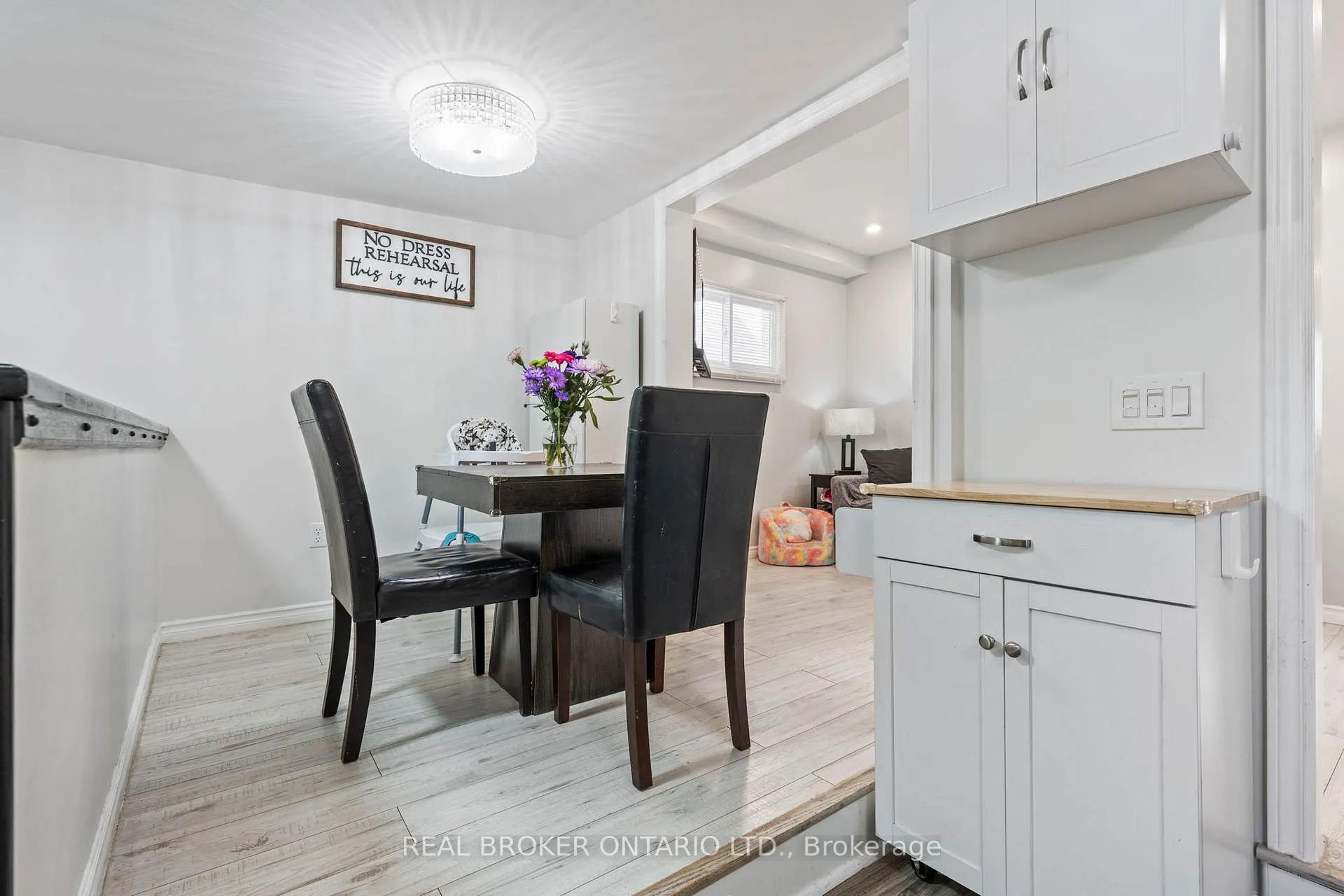 Photo 10 of 75 Dublin Street, Brantford — HOMEH