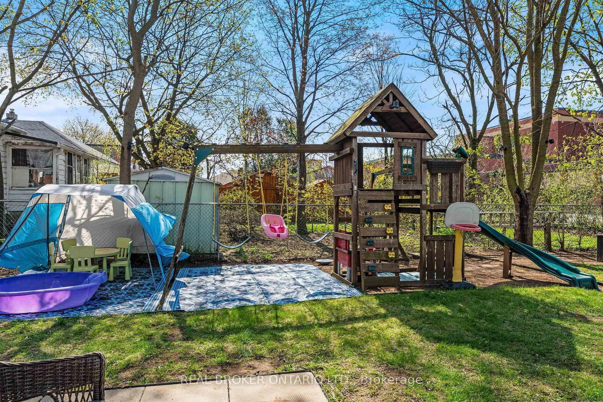 Photo 17 of 75 Dublin Street, Brantford — HOMEH