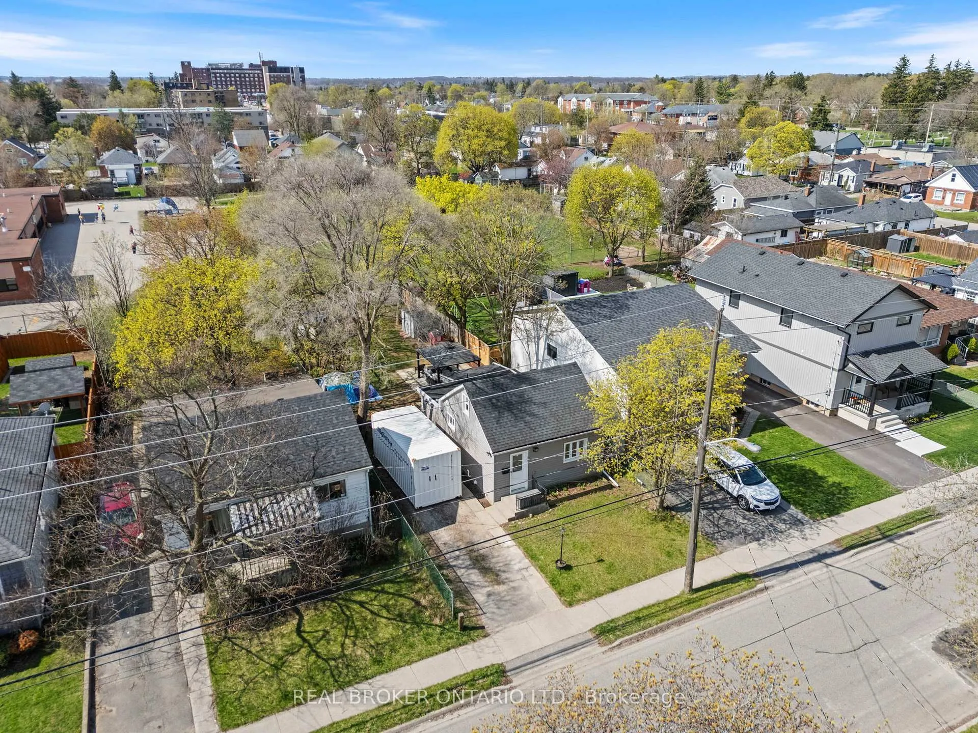 Photo 22 of 75 Dublin Street, Brantford — HOMEH