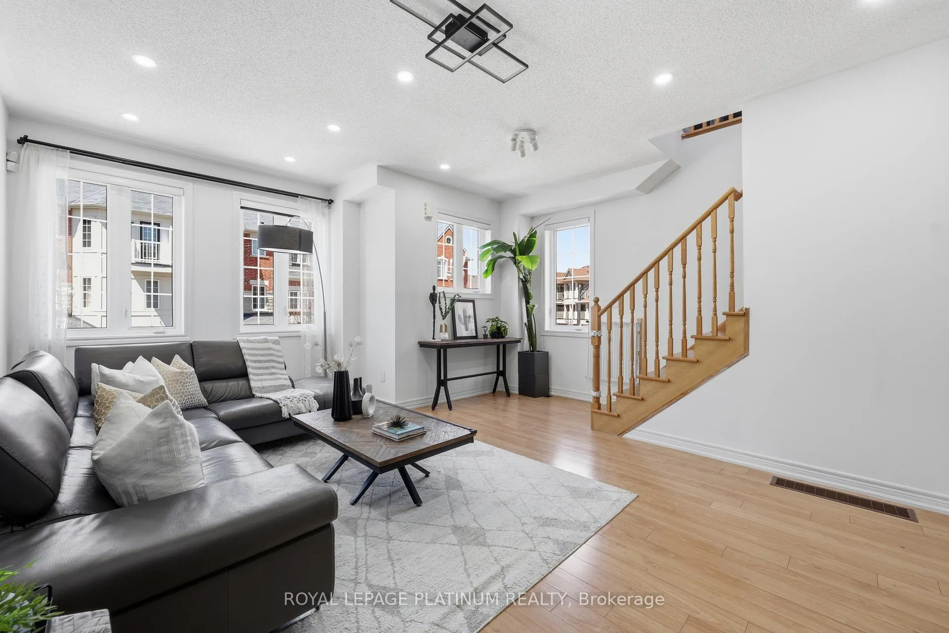 Photo 6 of 9 Rabbit Run Way, Brampton, Heart Lake East — HOMEH