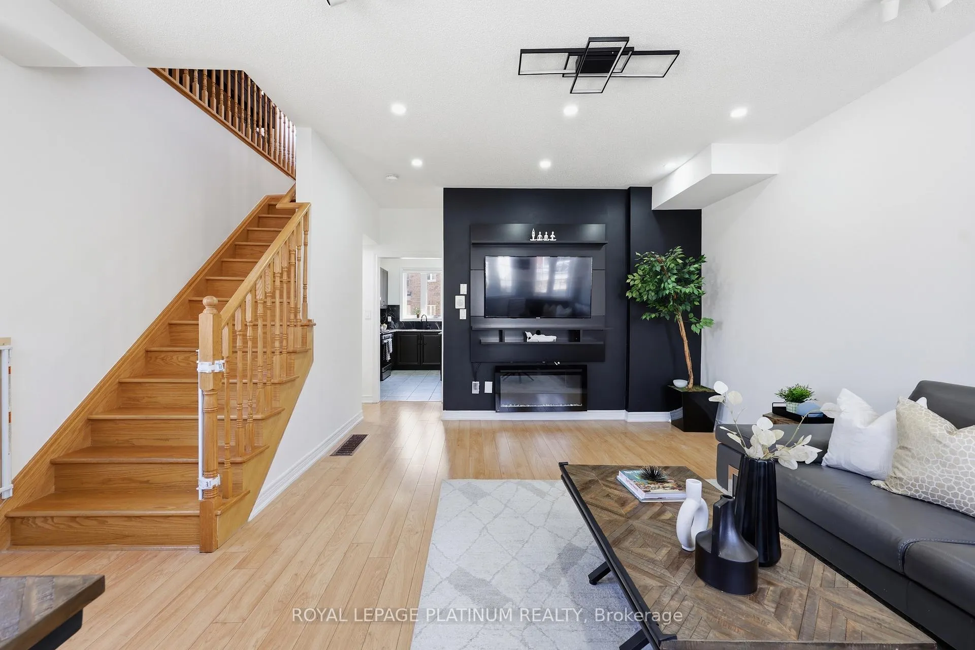 Photo 8 of 9 Rabbit Run Way, Brampton, Heart Lake East — HOMEH