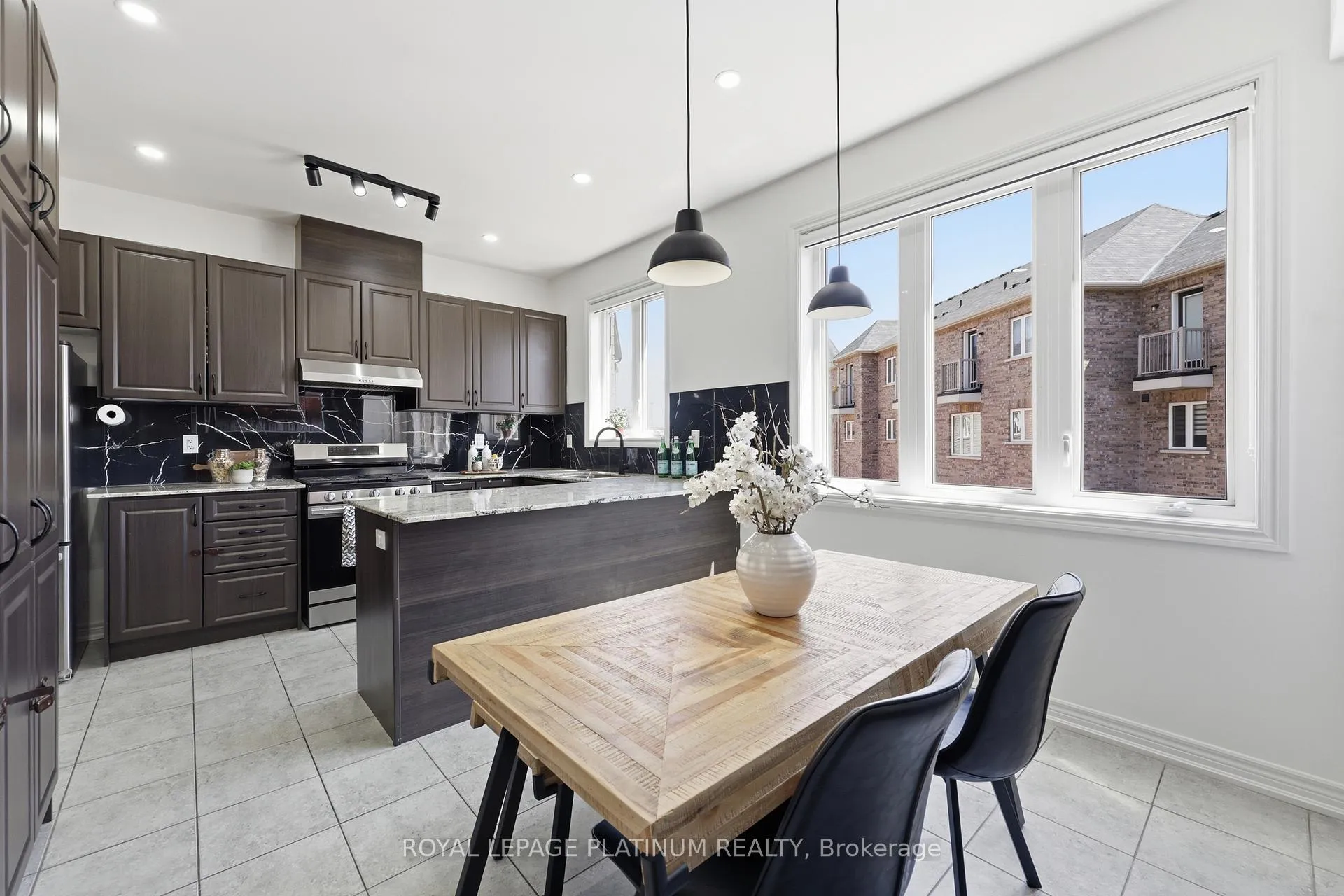 Photo 10 of 9 Rabbit Run Way, Brampton, Heart Lake East — HOMEH