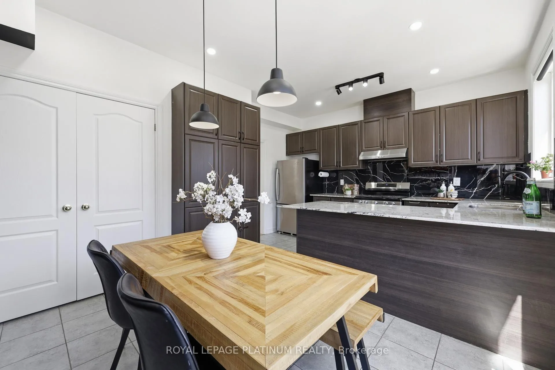 Photo 11 of 9 Rabbit Run Way, Brampton, Heart Lake East — HOMEH