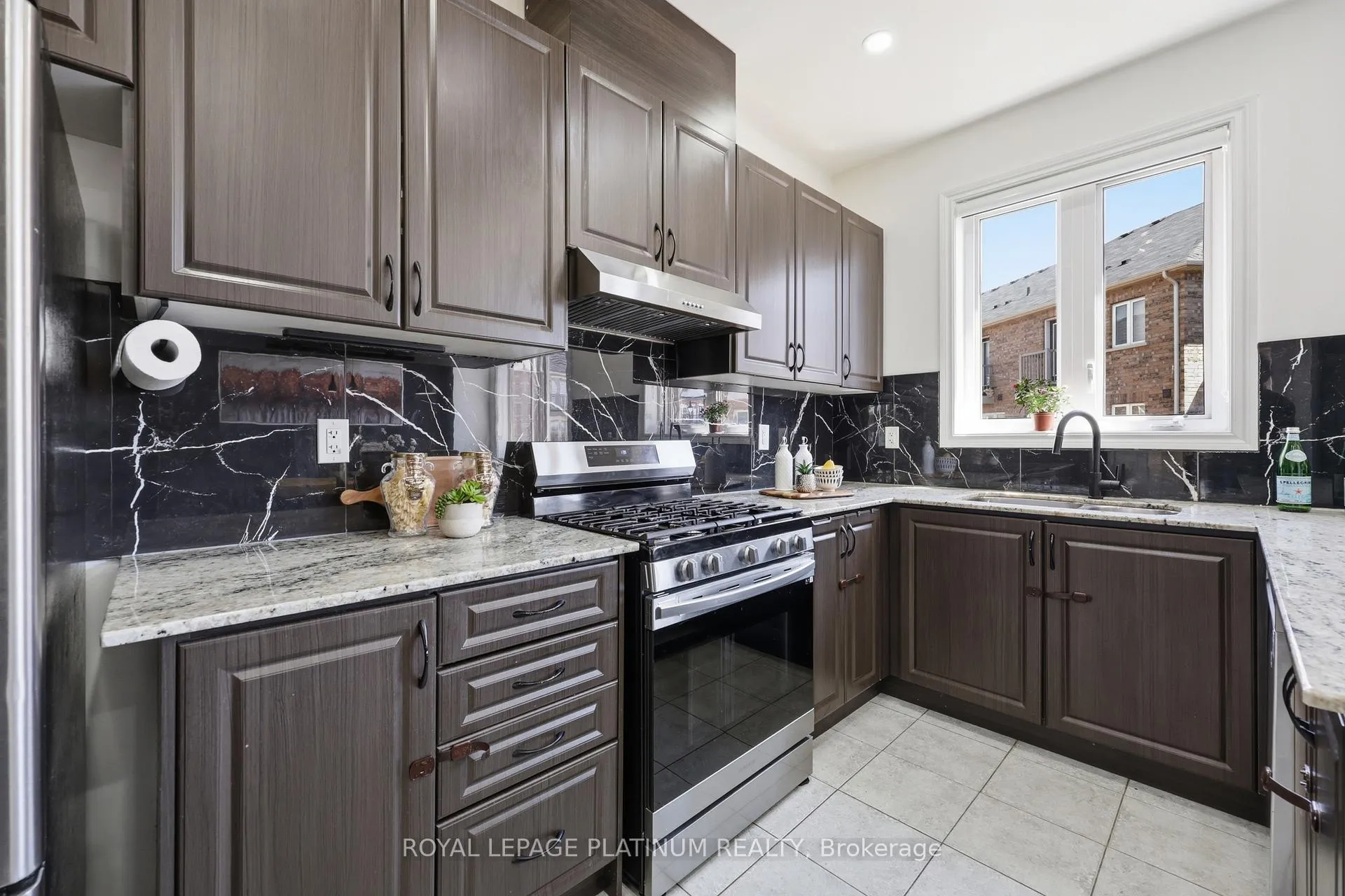 Photo 13 of 9 Rabbit Run Way, Brampton, Heart Lake East — HOMEH