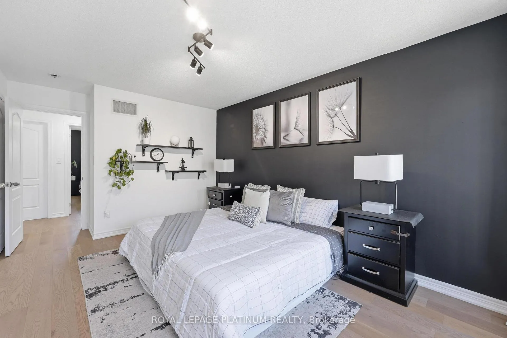 Photo 16 of 9 Rabbit Run Way, Brampton, Heart Lake East — HOMEH