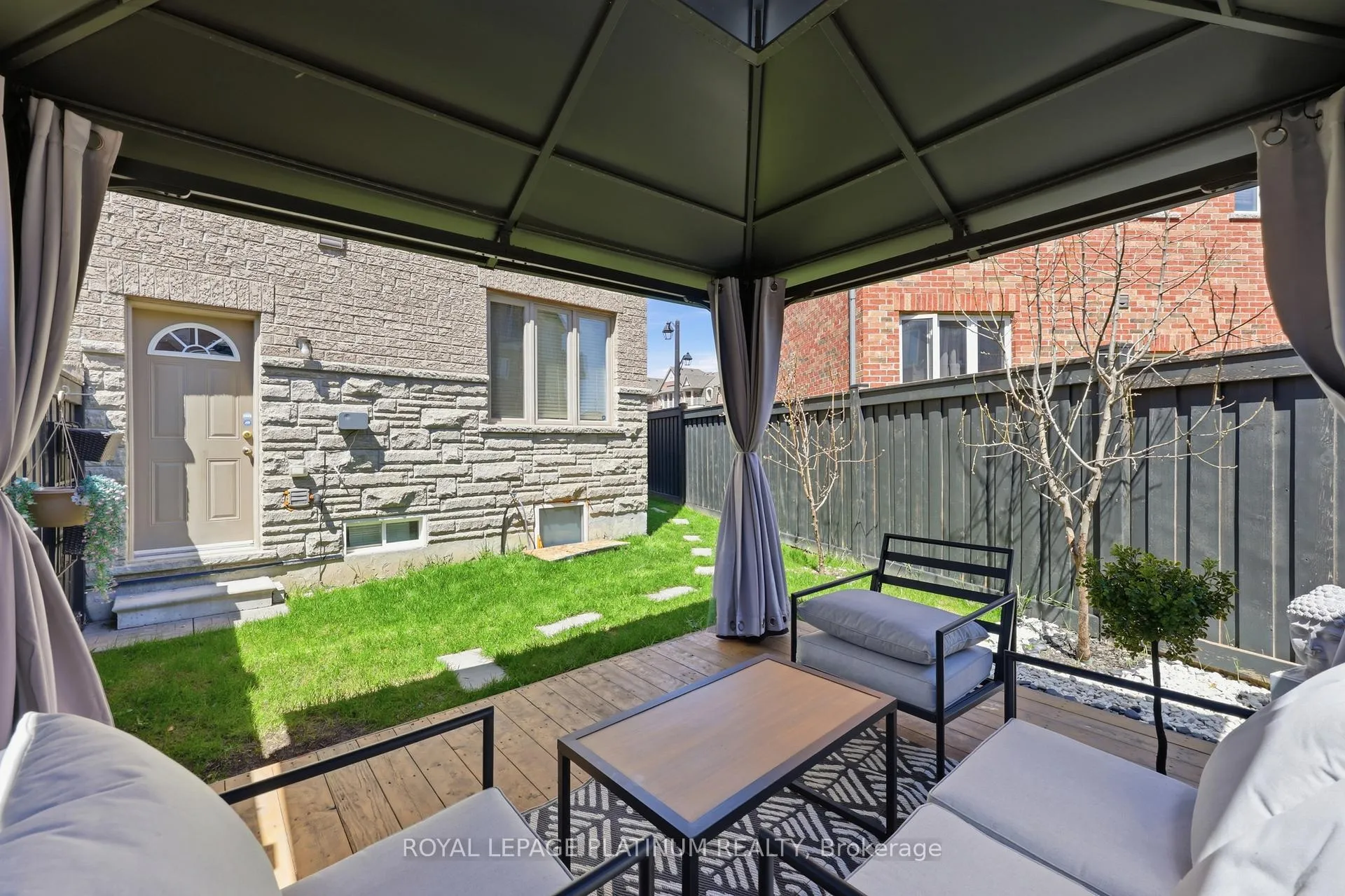 Photo 33 of 9 Rabbit Run Way, Brampton, Heart Lake East — HOMEH