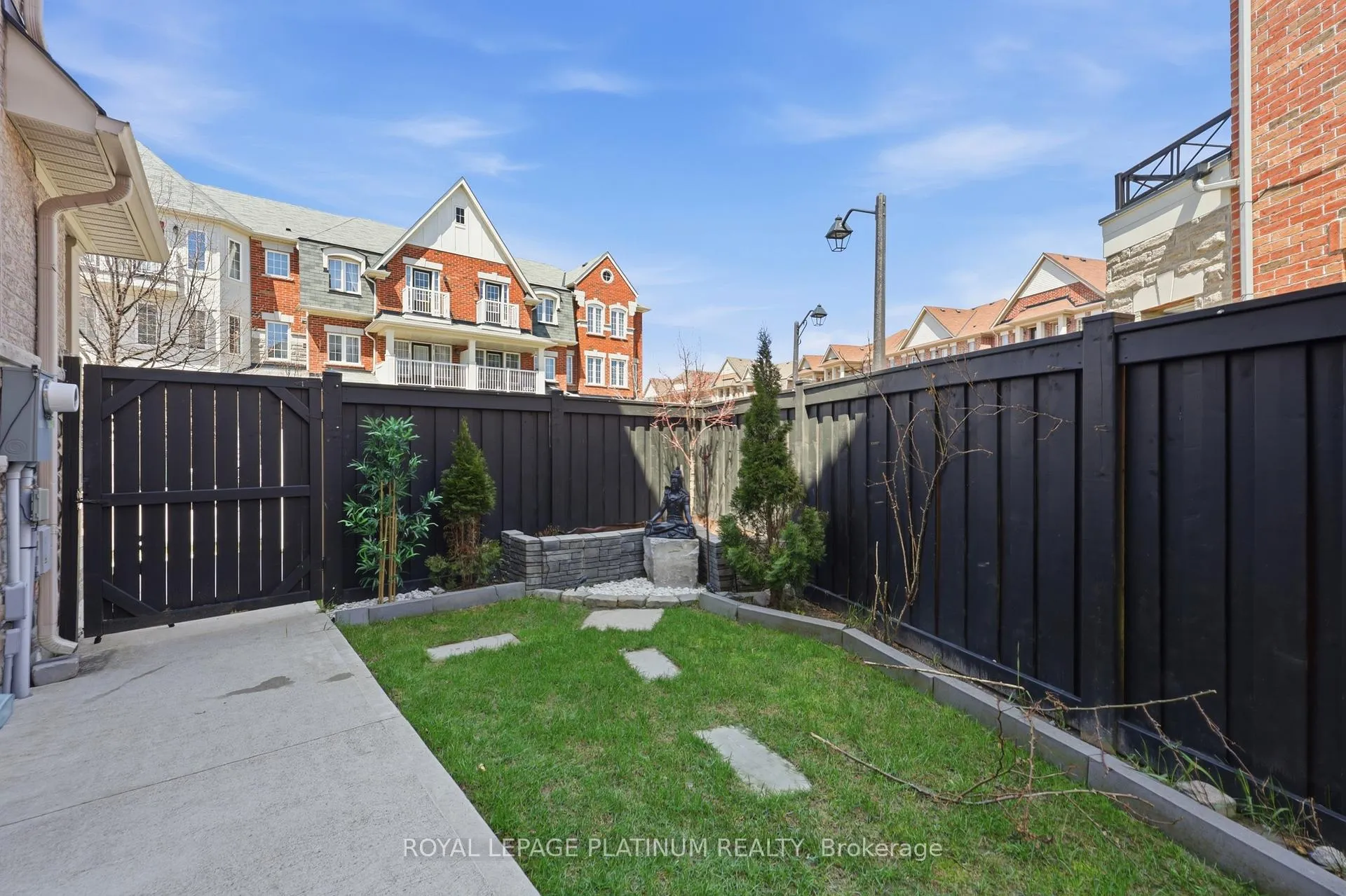 Photo 36 of 9 Rabbit Run Way, Brampton, Heart Lake East — HOMEH