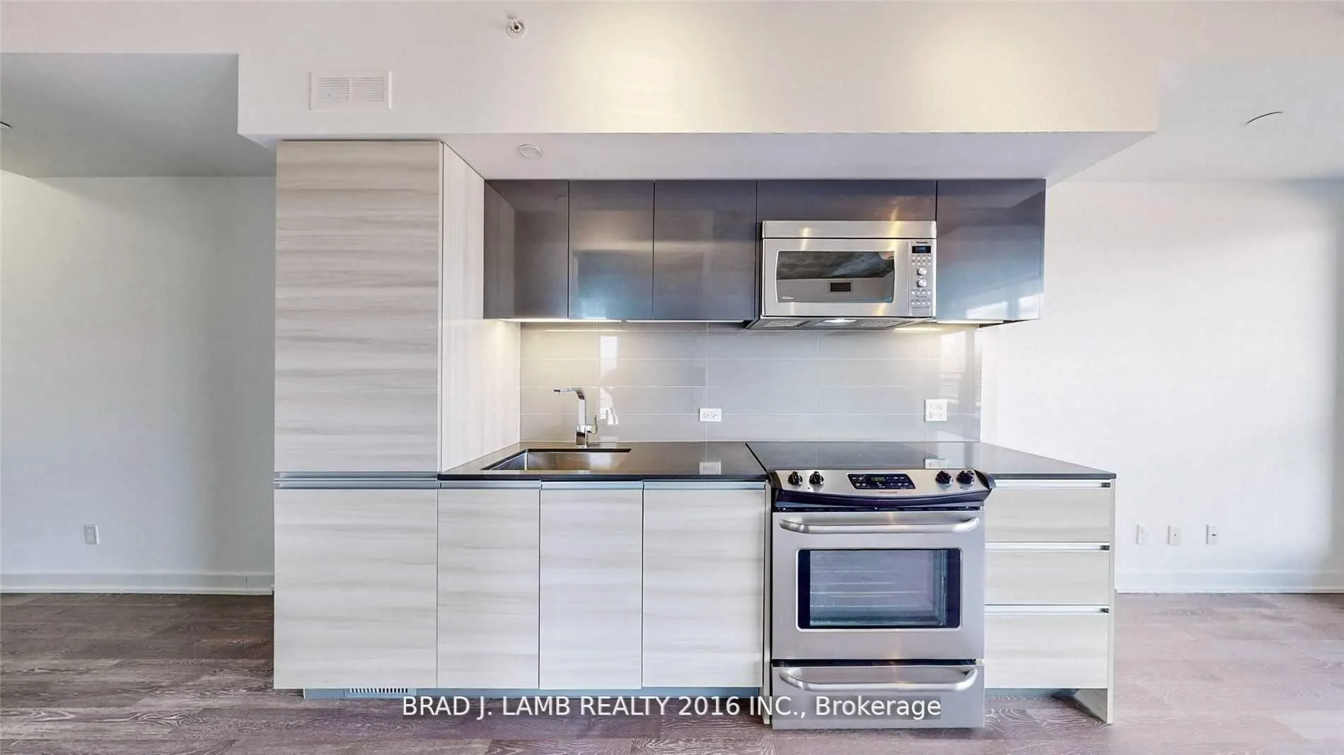 Photo 5 of Unit 502, 1238 Dundas Street E, Toronto, South Riverdale — HOMEH