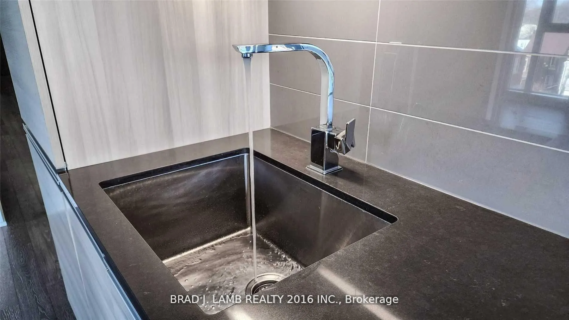 Photo 7 of Unit 502, 1238 Dundas Street E, Toronto, South Riverdale — HOMEH