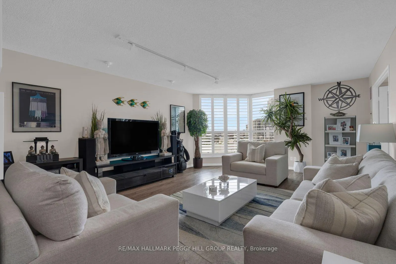 Photo 3 of Unit 505, 140 Dunlop Street E, Barrie, City Centre — HOMEH