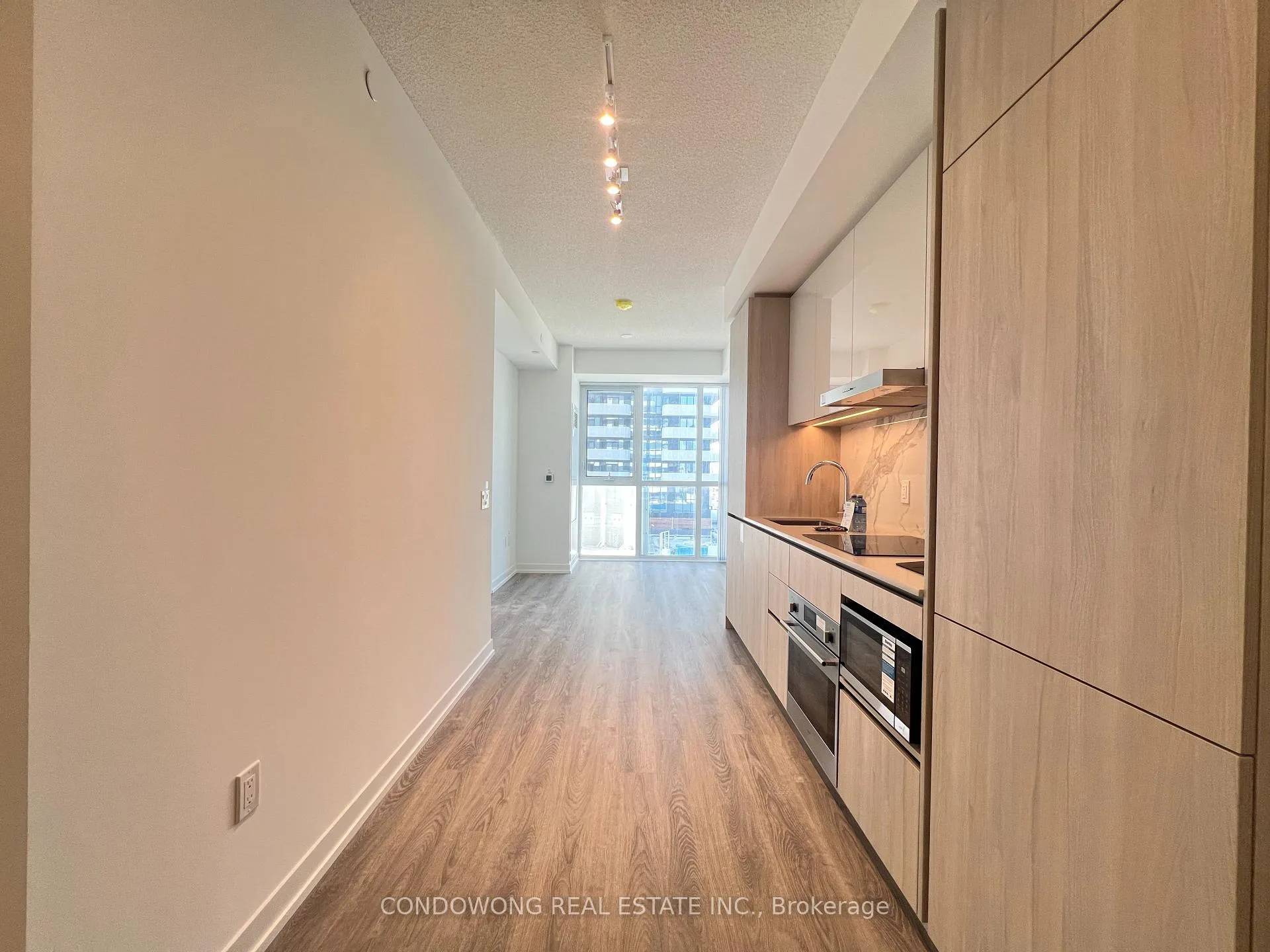 Photo 1 of Unit 701, 8 Interchange Way, Vaughan, Vaughan Corporate Centre — HOMEH