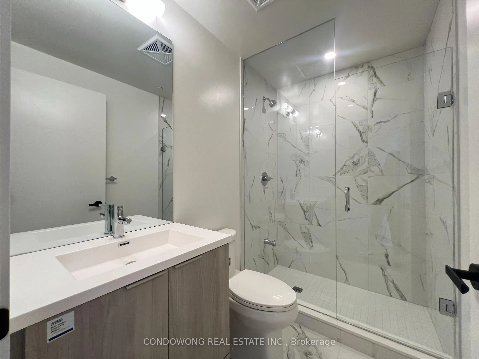 Photo 7 of Unit 701, 8 Interchange Way, Vaughan, Vaughan Corporate Centre — HOMEH