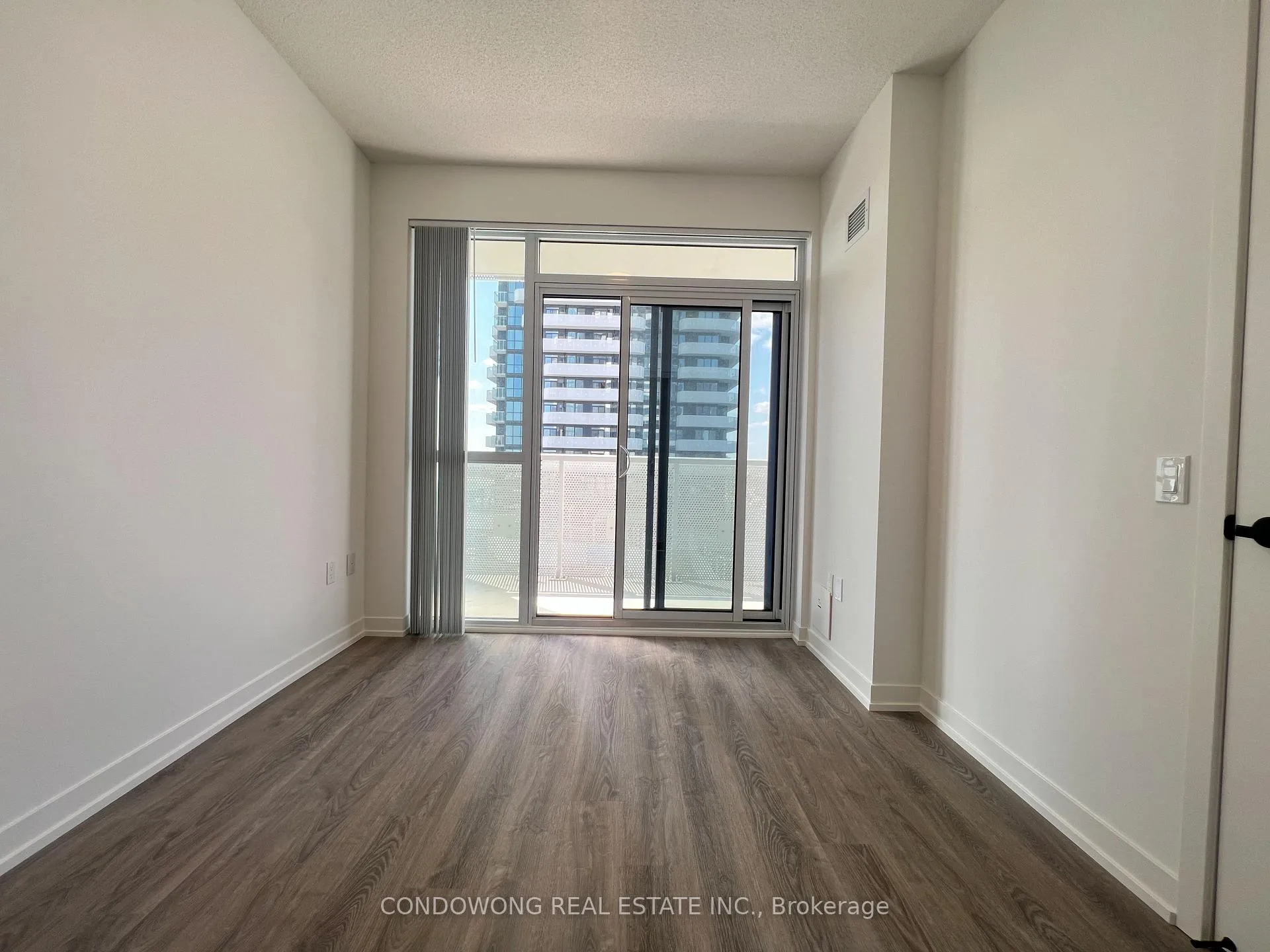 Photo 13 of Unit 701, 8 Interchange Way, Vaughan, Vaughan Corporate Centre — HOMEH