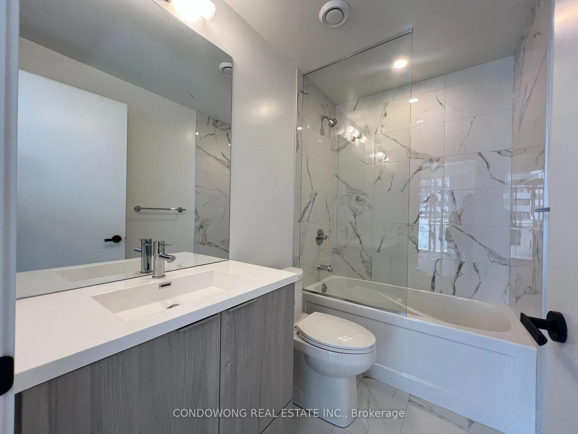 Photo 14 of Unit 701, 8 Interchange Way, Vaughan, Vaughan Corporate Centre — HOMEH