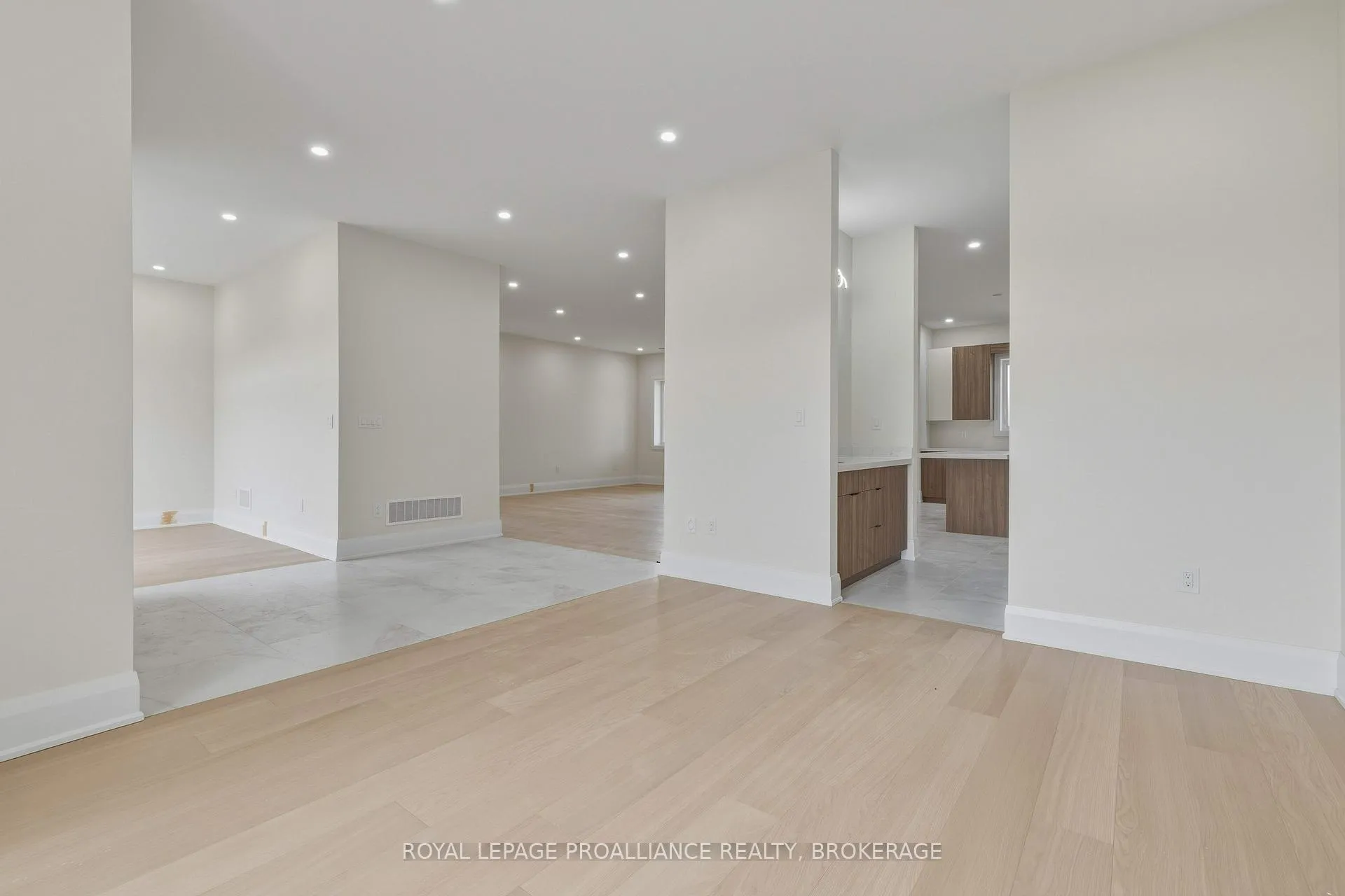 Photo 3 of 138 Hineman Street, Kingston, City North of 401 — HOMEH